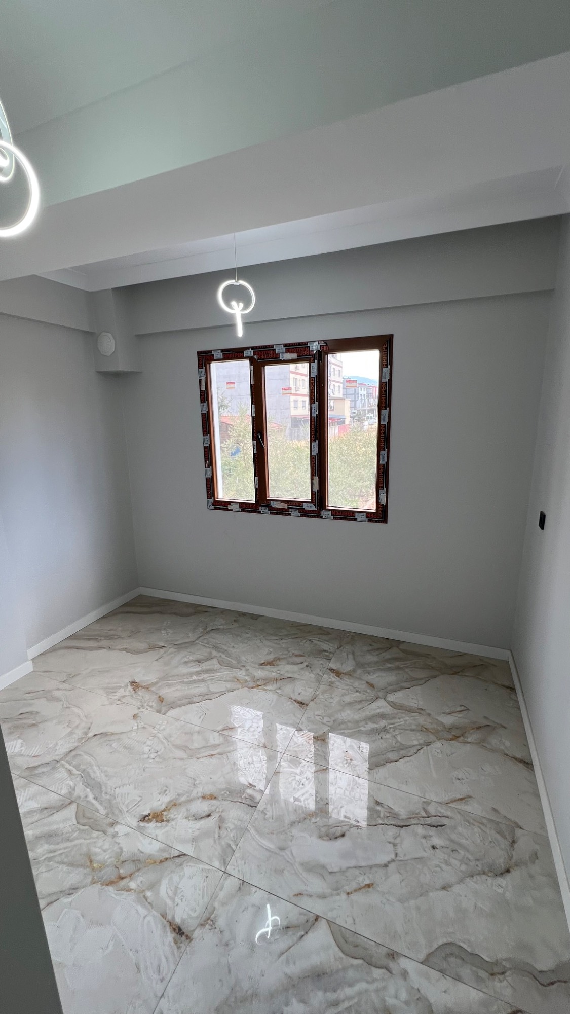 TURGUTLU SATILIK SELVİLİTEPE MAH SELVİTEPE MUSAL YAKINI 2+1 AÇIK MUTFAK SIFIR DAİRE