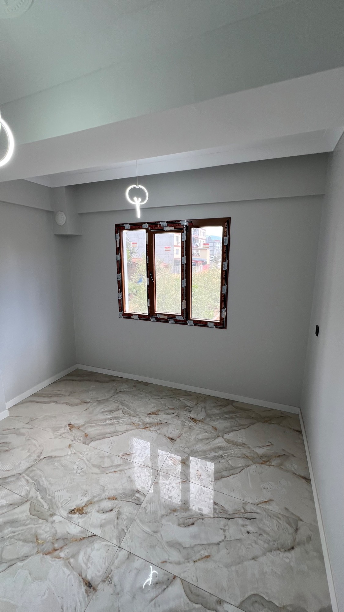 TURGUTLU SATILIK SELVİLİTEPE MAH SELVİTEPE MUSAL YAKINI 2+1 AÇIK MUTFAK SIFIR DAİRE