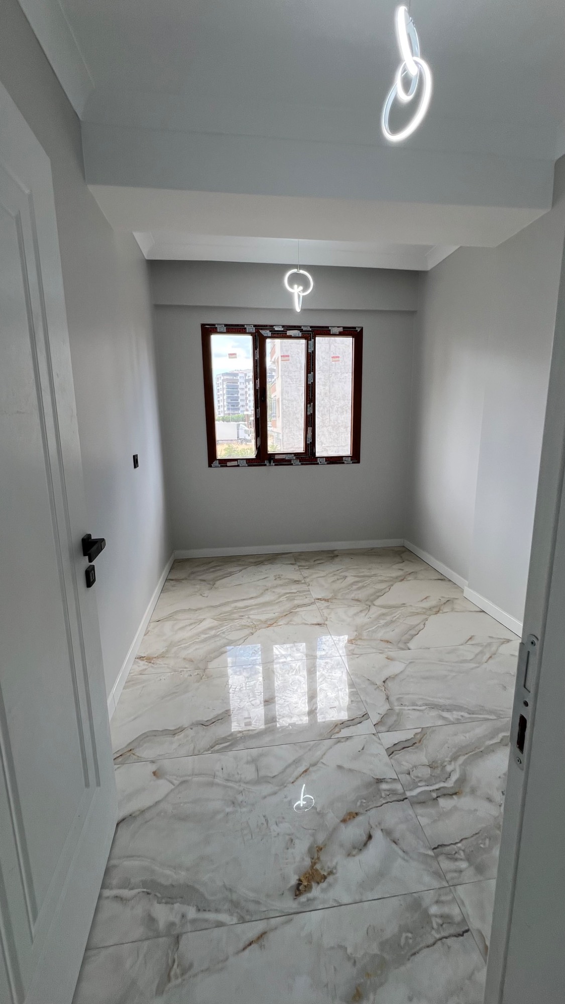 TURGUTLU SATILIK SELVİLİTEPE MAH SELVİTEPE MUSAL YAKINI 2+1 AÇIK MUTFAK SIFIR DAİRE