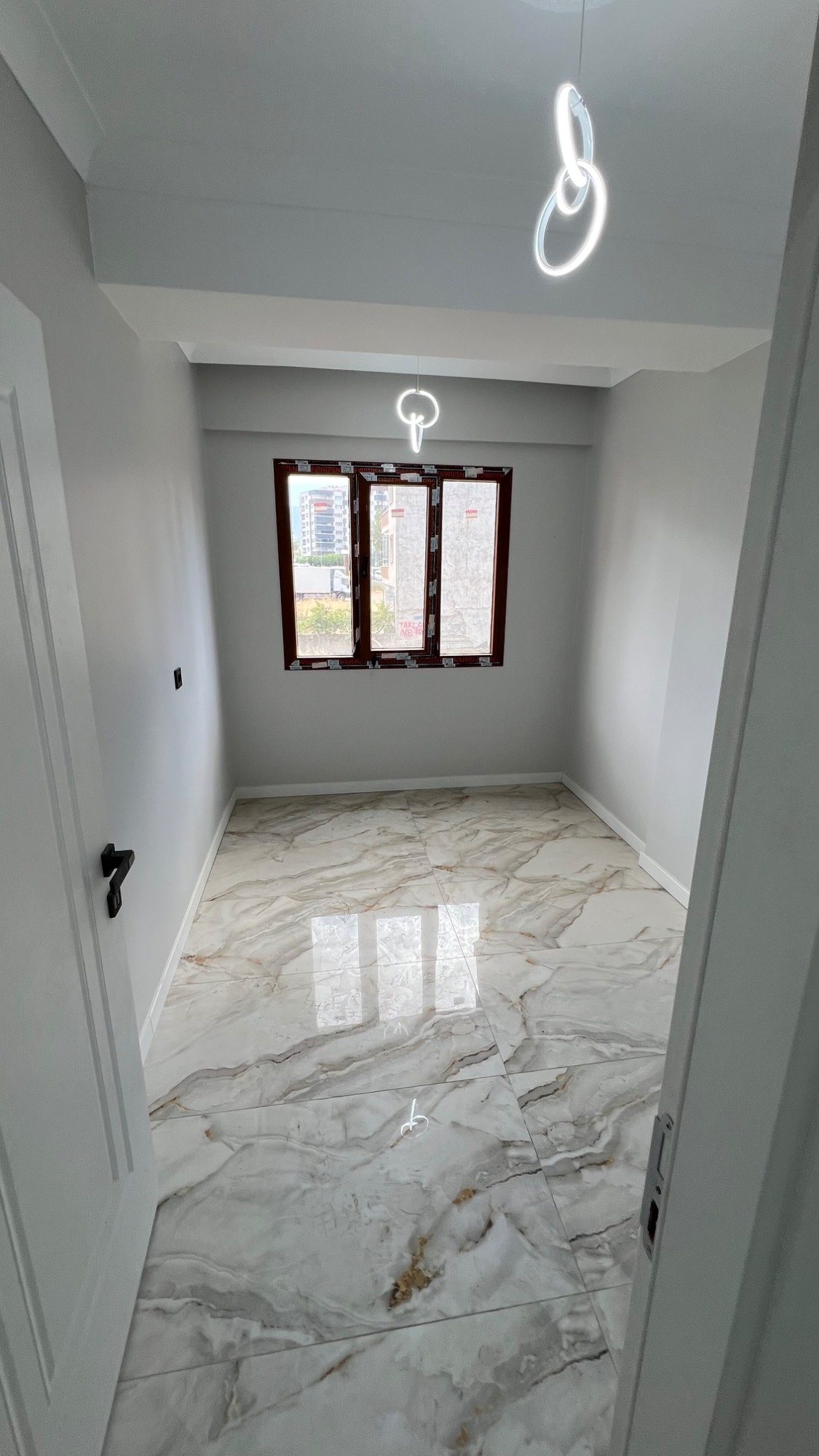 TURGUTLU SATILIK SELVİLİTEPE MAH SELVİTEPE MUSAL YAKINI 2+1 AÇIK MUTFAK SIFIR DAİRE