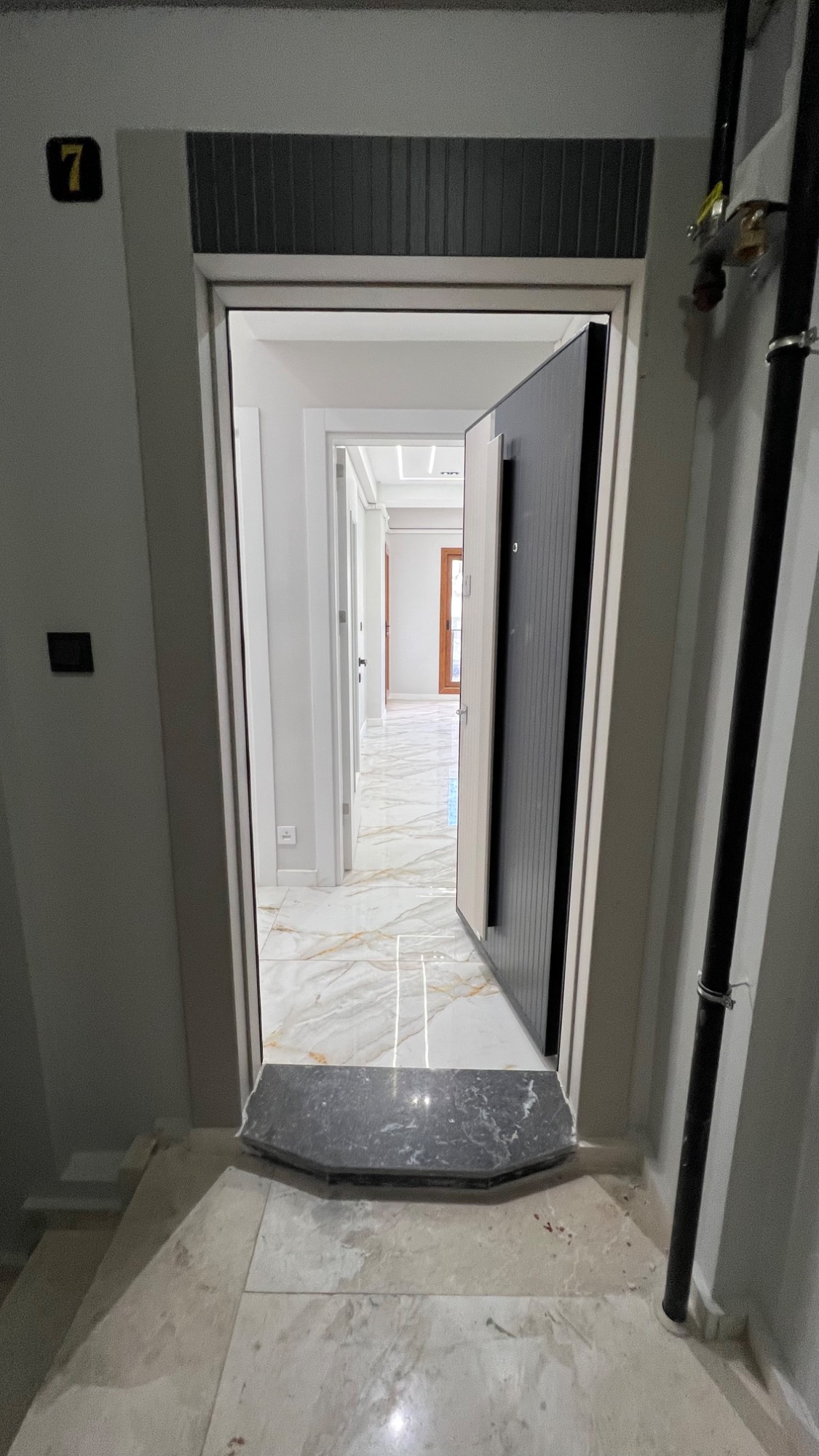 TURGUTLU SATILIK SELVİLİTEPE MAH SELVİTEPE MUSAL YAKINI 95 M2 2+1 SIFIR DAİRE