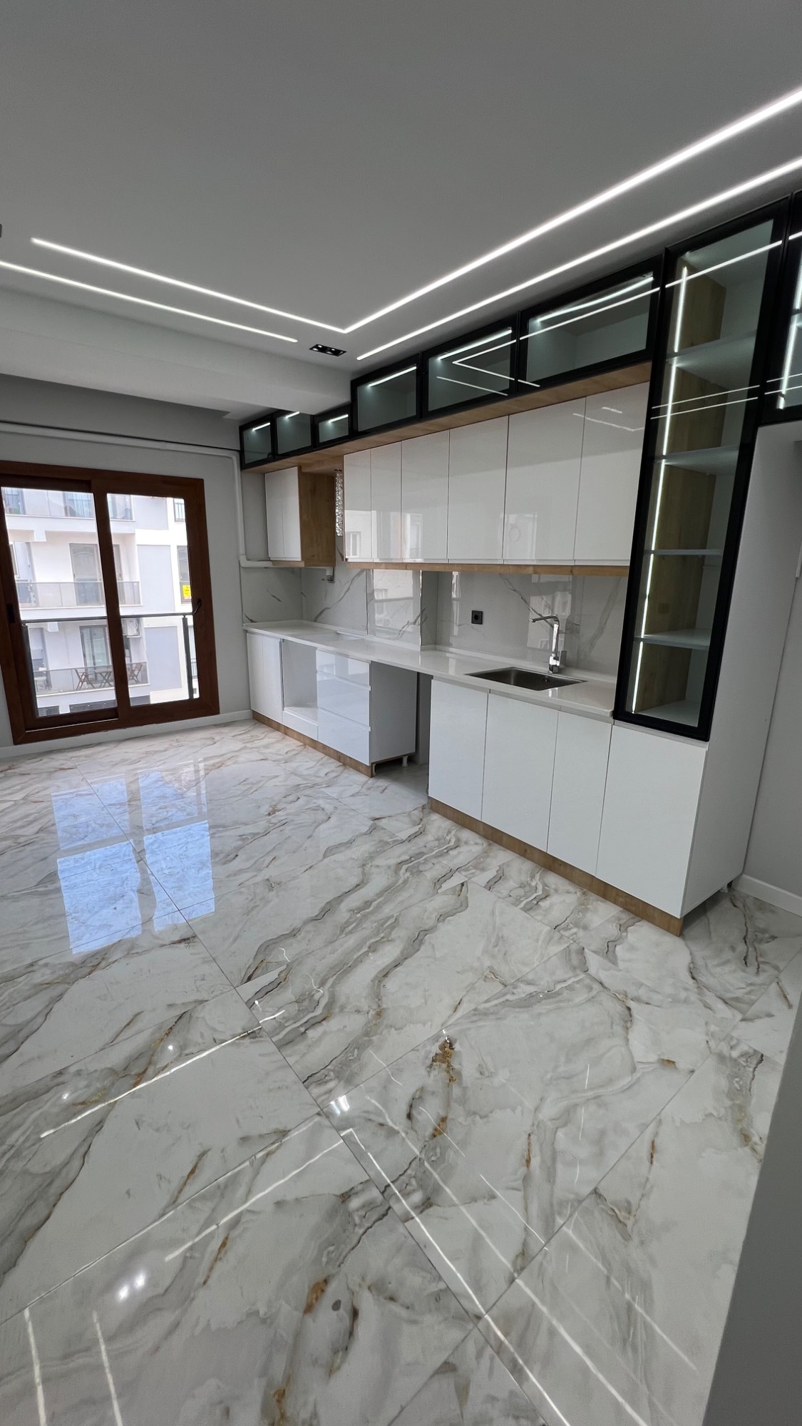 TURGUTLU SATILIK SELVİLİTEPE MAH SELVİTEPE MUSAL YAKINI 95 M2 2+1 SIFIR DAİRE