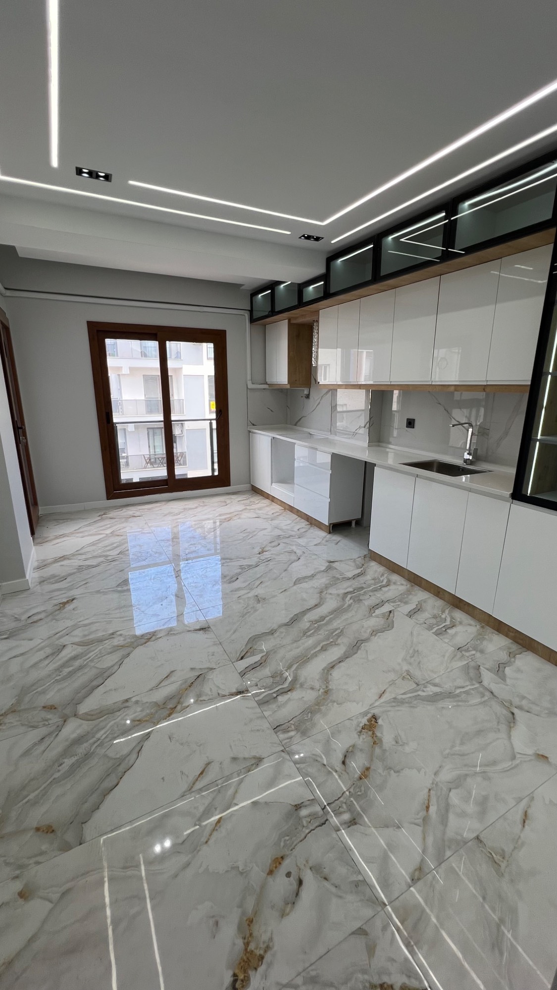 TURGUTLU SATILIK SELVİLİTEPE MAH SELVİTEPE MUSAL YAKINI 95 M2 2+1 SIFIR DAİRE