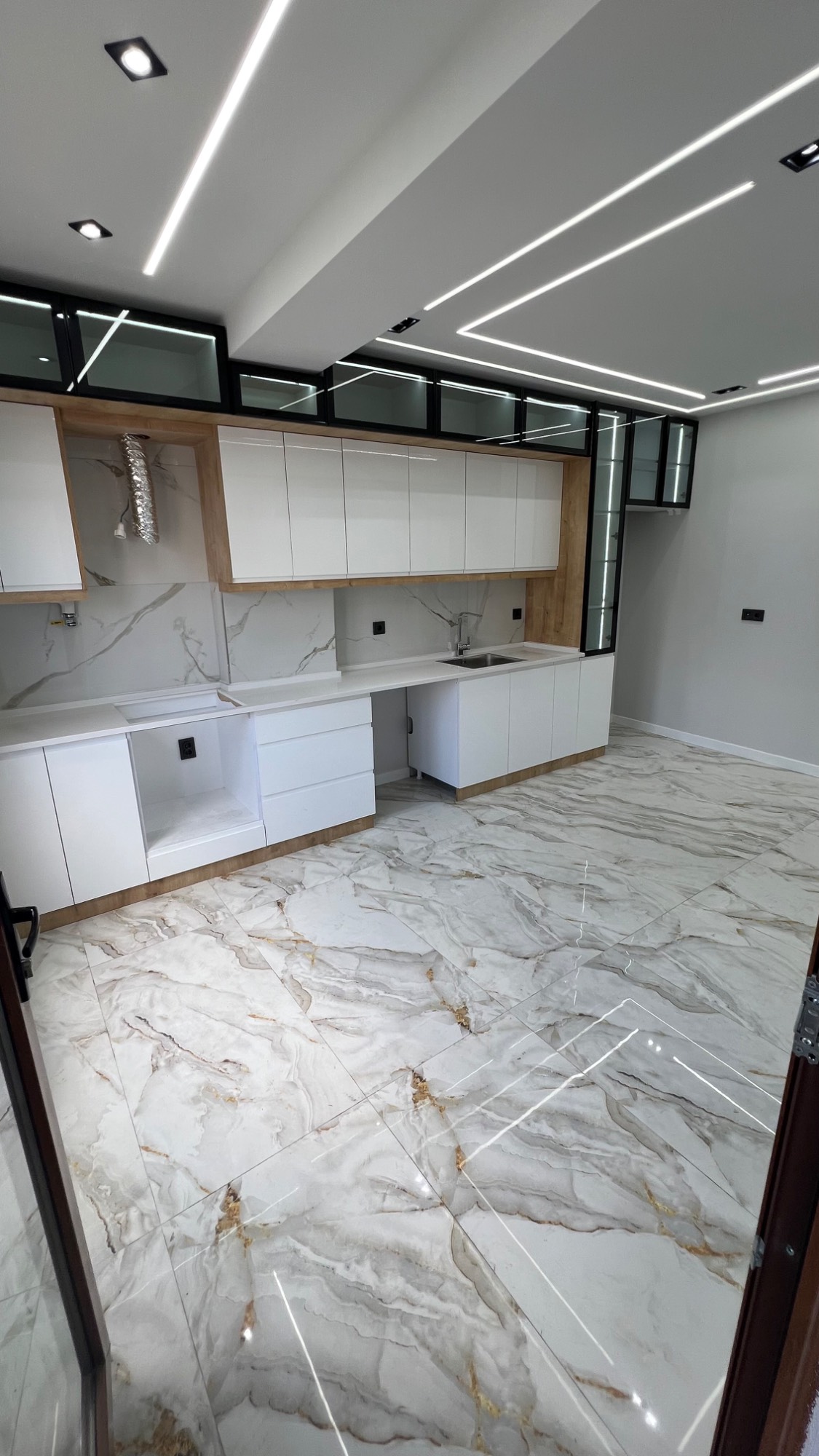 TURGUTLU SATILIK SELVİLİTEPE MAH SELVİTEPE MUSAL YAKINI 95 M2 2+1 SIFIR DAİRE