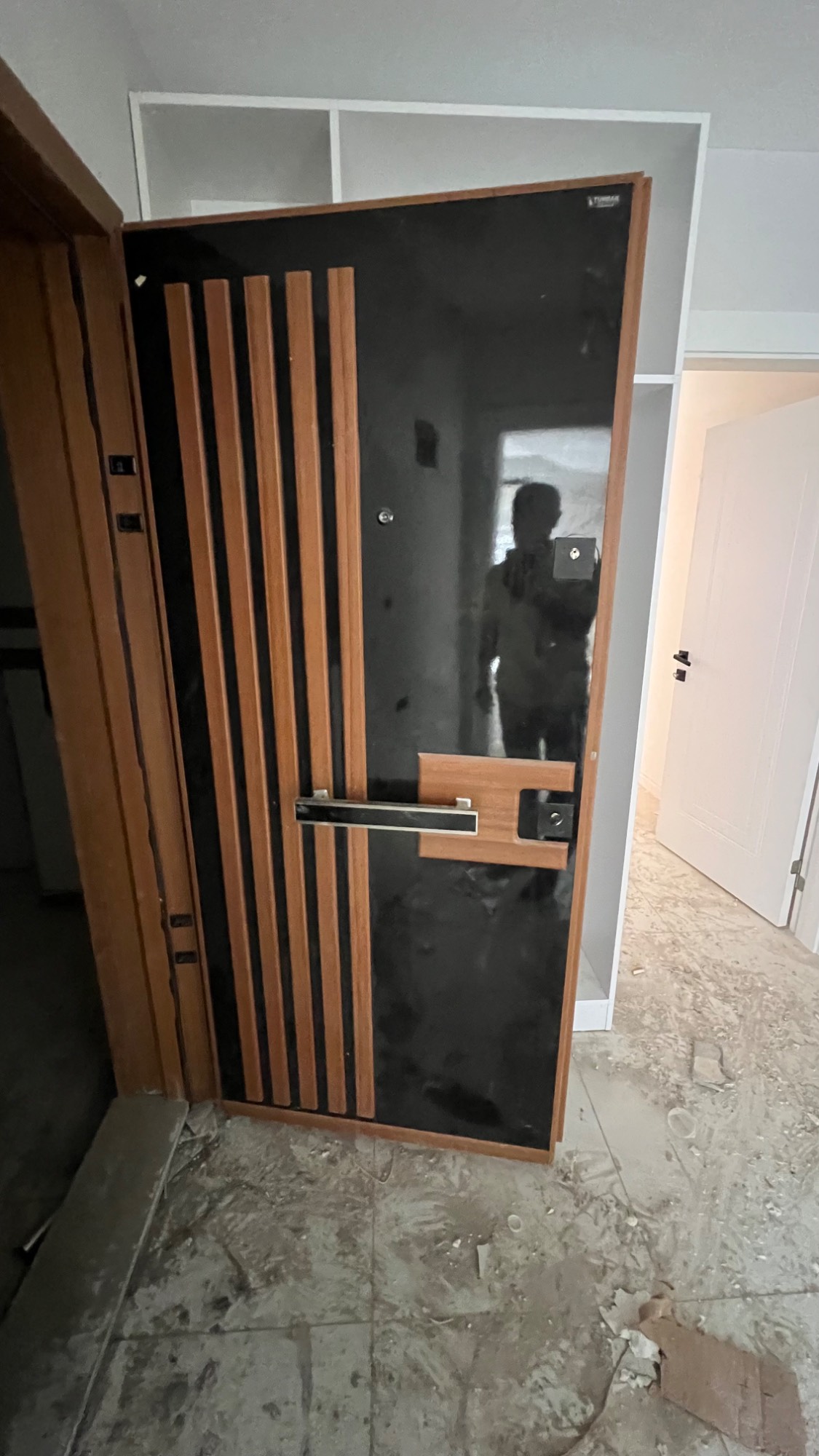 TURGUTLU SATILIK YENİ MAH 2+1 105 M2 OTOPARK+ASANSÖRLÜ