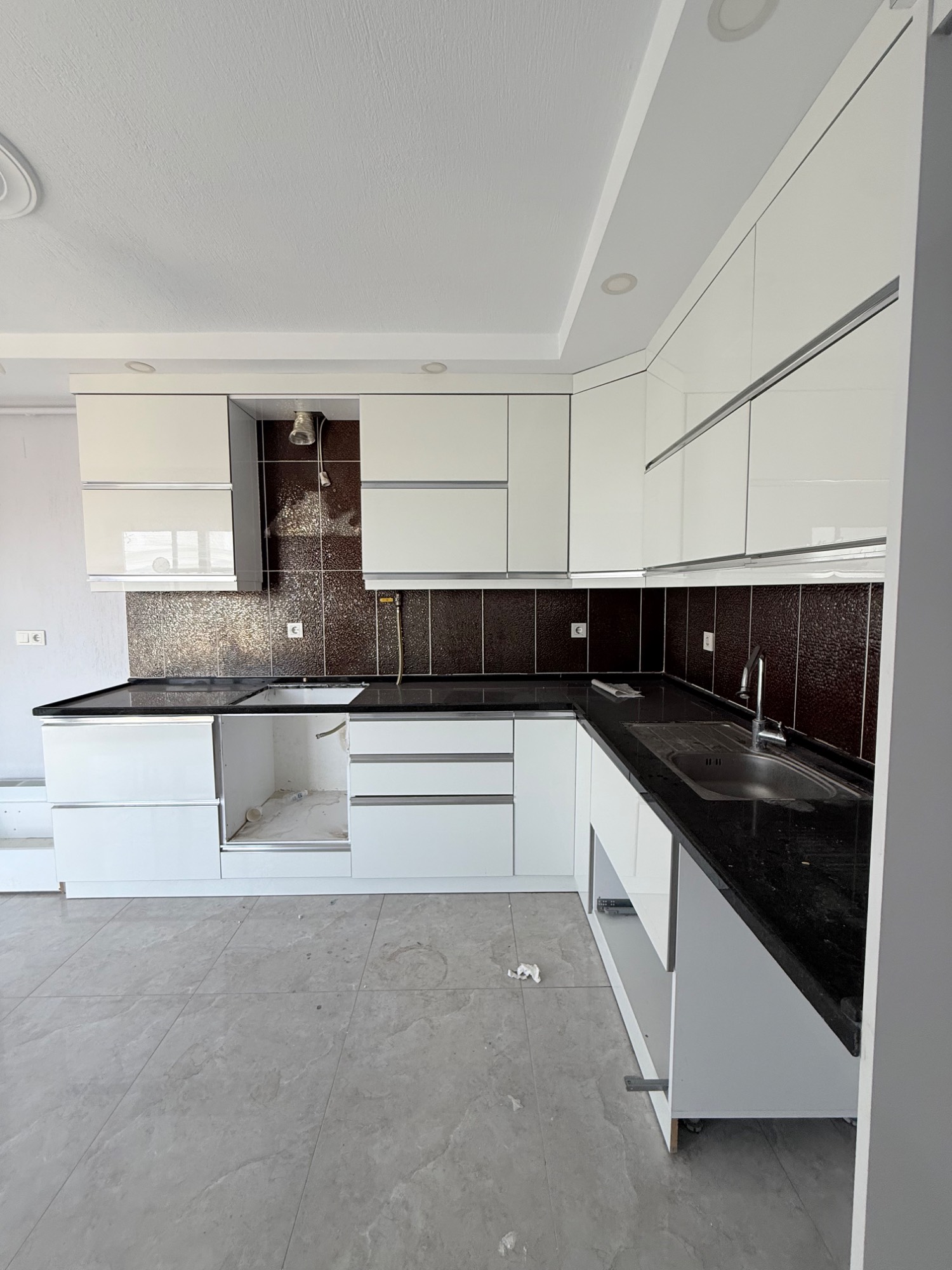 TURGUTLU KİRALIK ŞEHİTLER MAH 3+1 180M2 DAİRE