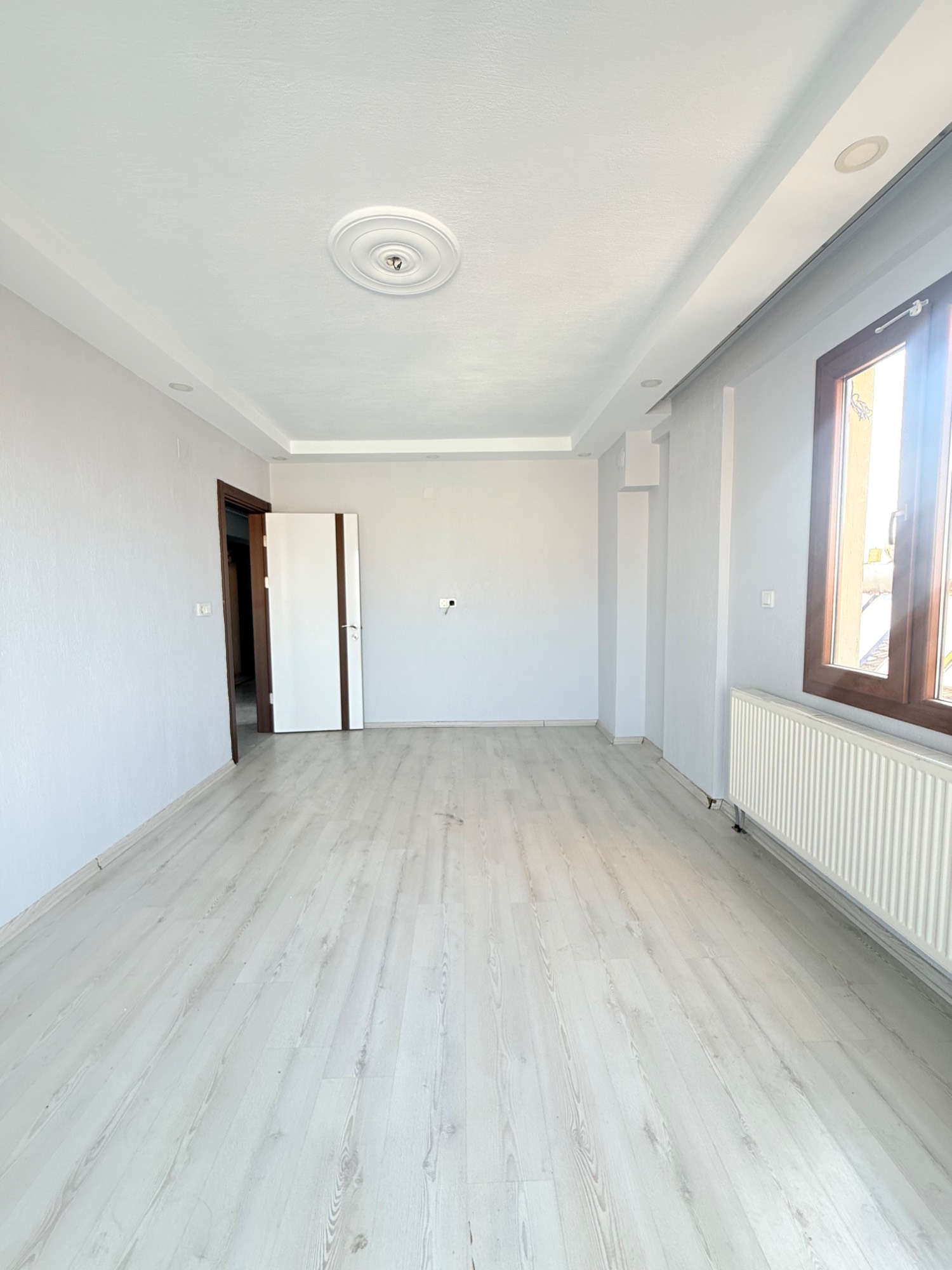 TURGUTLU KİRALIK ŞEHİTLER MAH 3+1 180M2 DAİRE