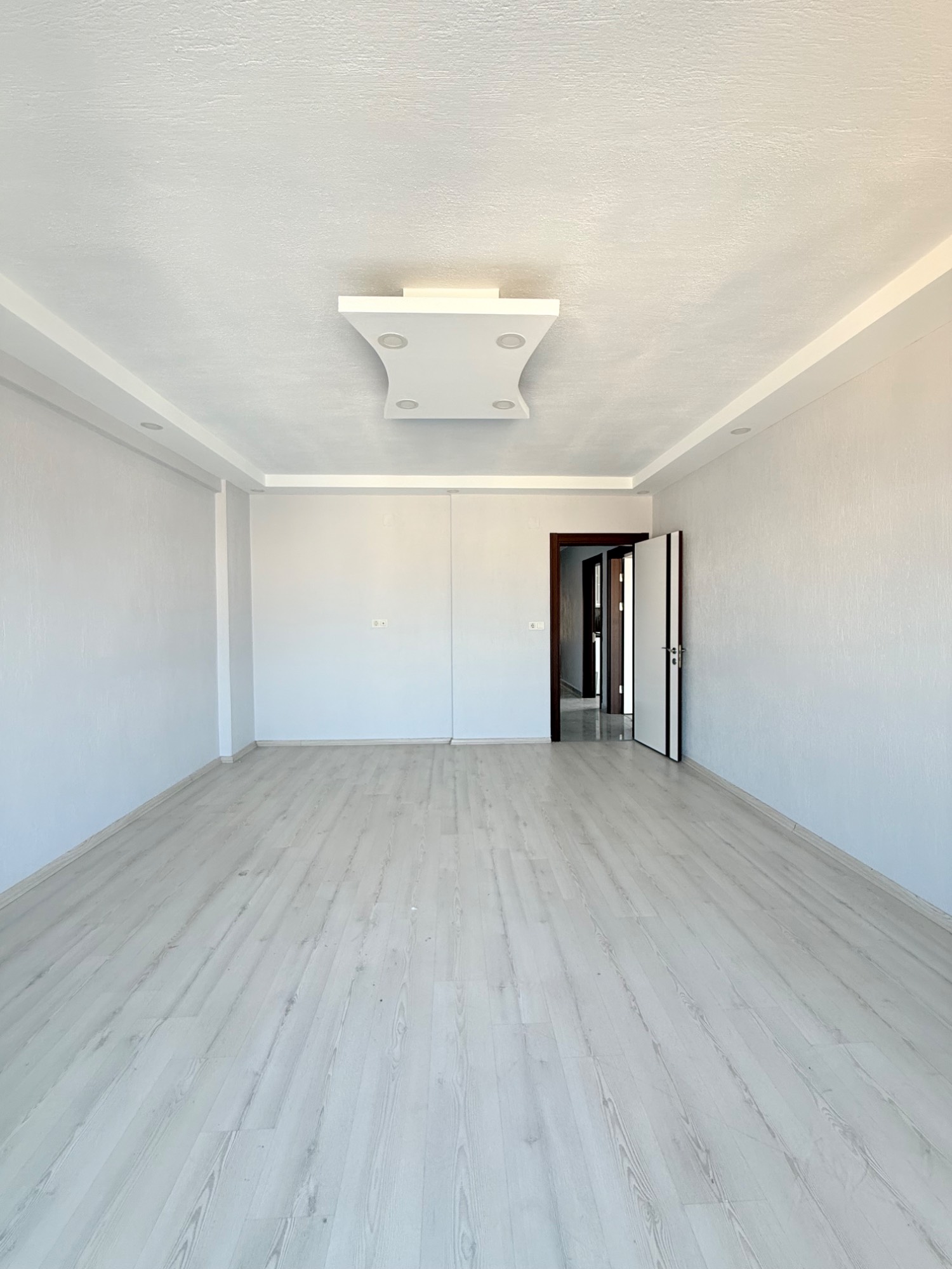 TURGUTLU KİRALIK ŞEHİTLER MAH 3+1 180M2 DAİRE