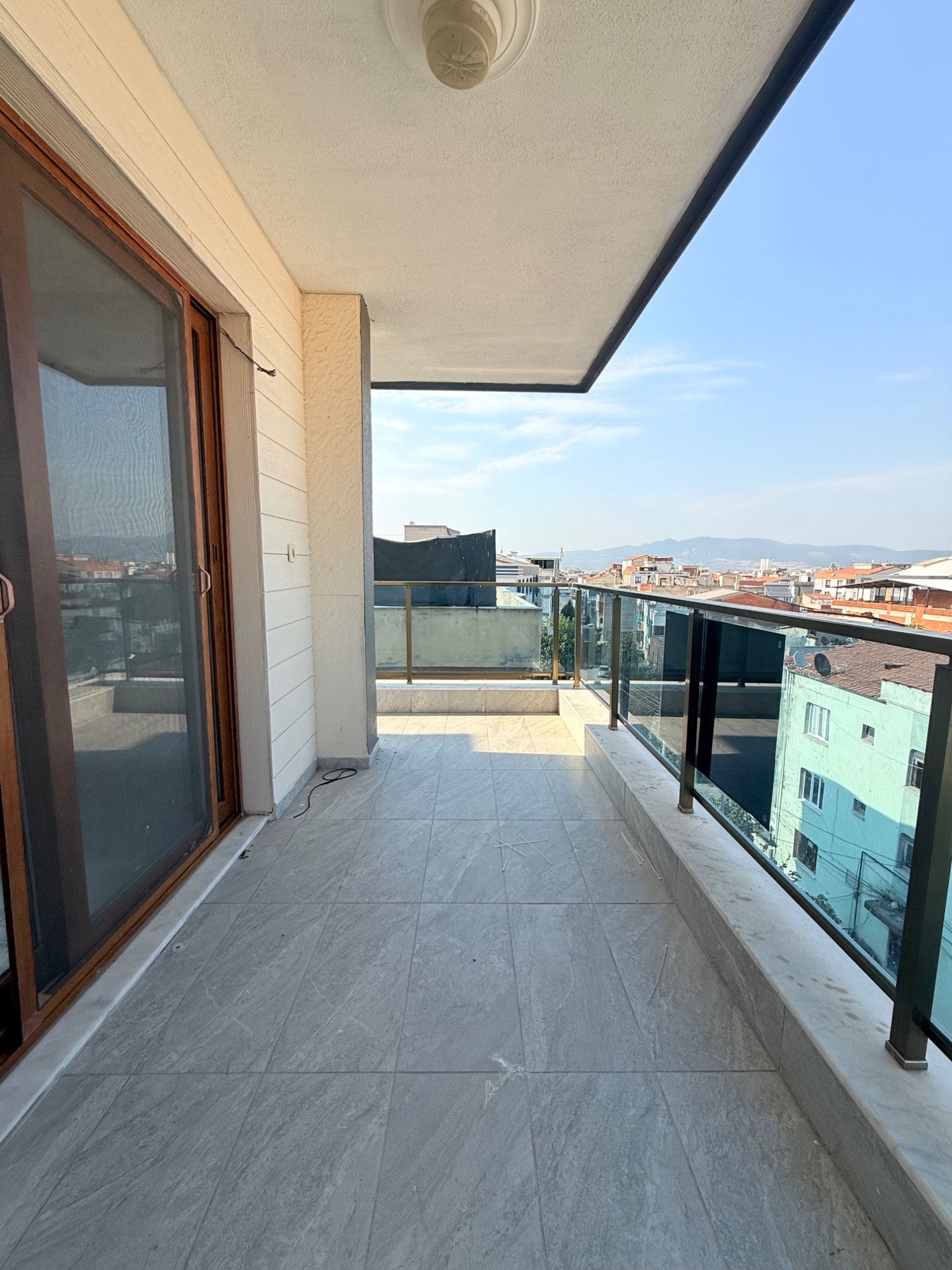 TURGUTLU KİRALIK ŞEHİTLER MAH 3+1 180M2 DAİRE