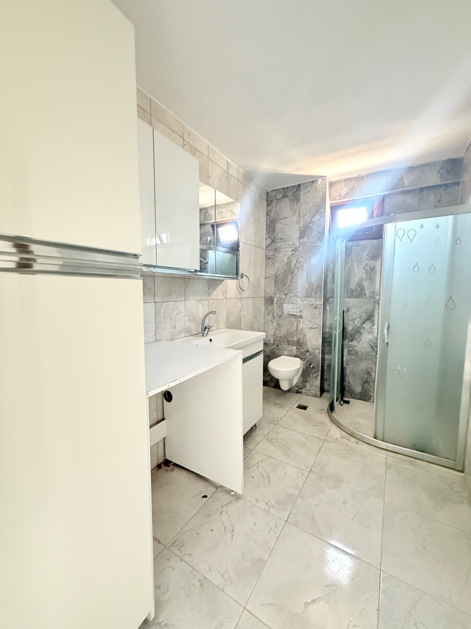 TURGUTLU KİRALIK ŞEHİTLER MAH 3+1 180M2 DAİRE