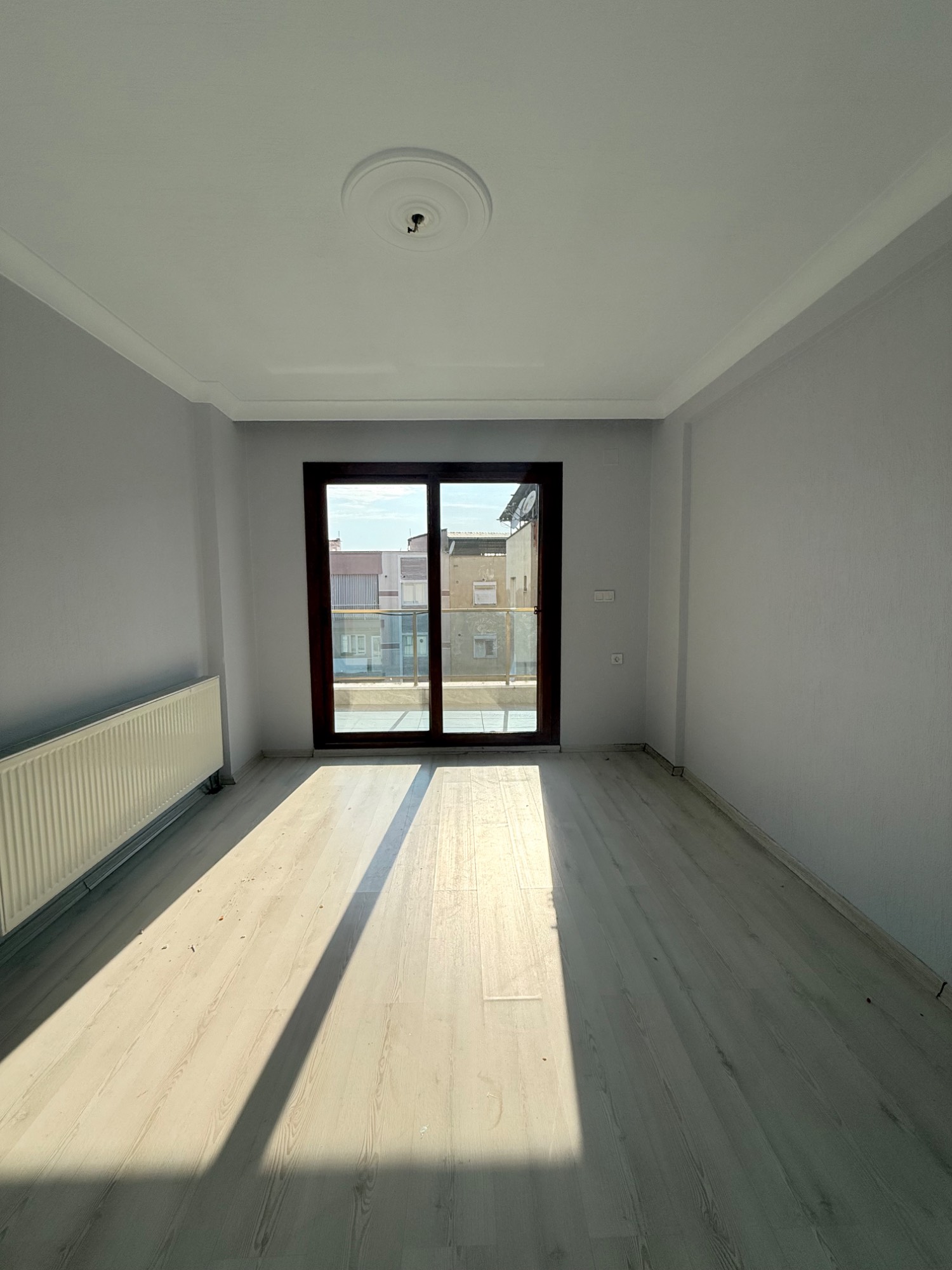 TURGUTLU KİRALIK ŞEHİTLER MAH 3+1 180M2 DAİRE