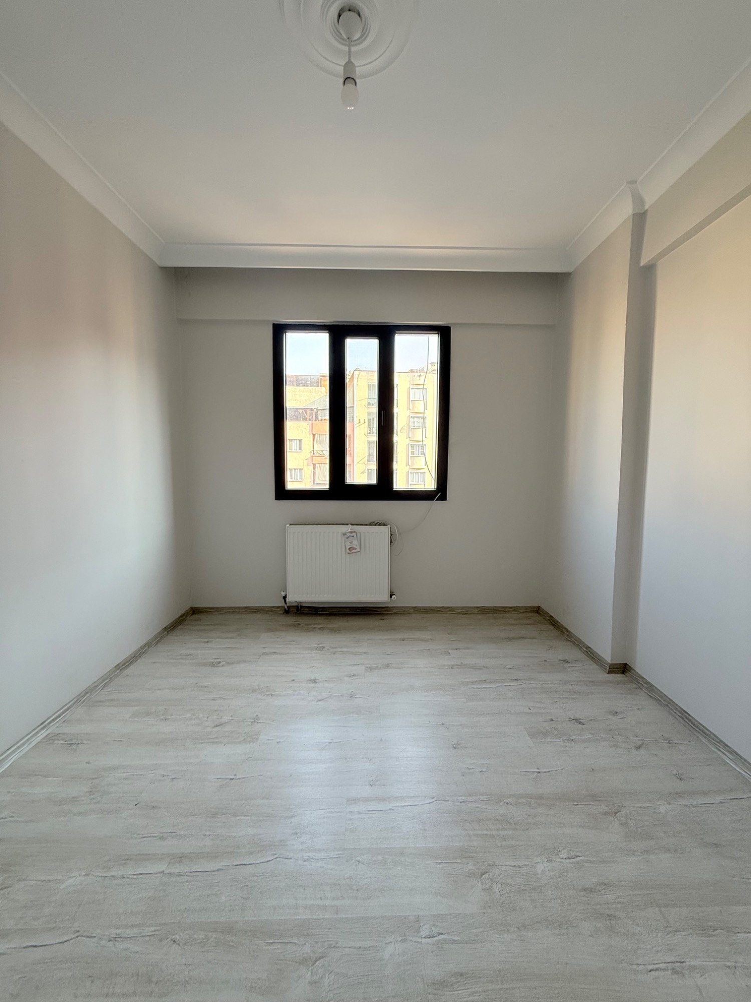 TURGUTLU KİRALIK ŞEHİTLER MAH 2 + 1 DAİRE
