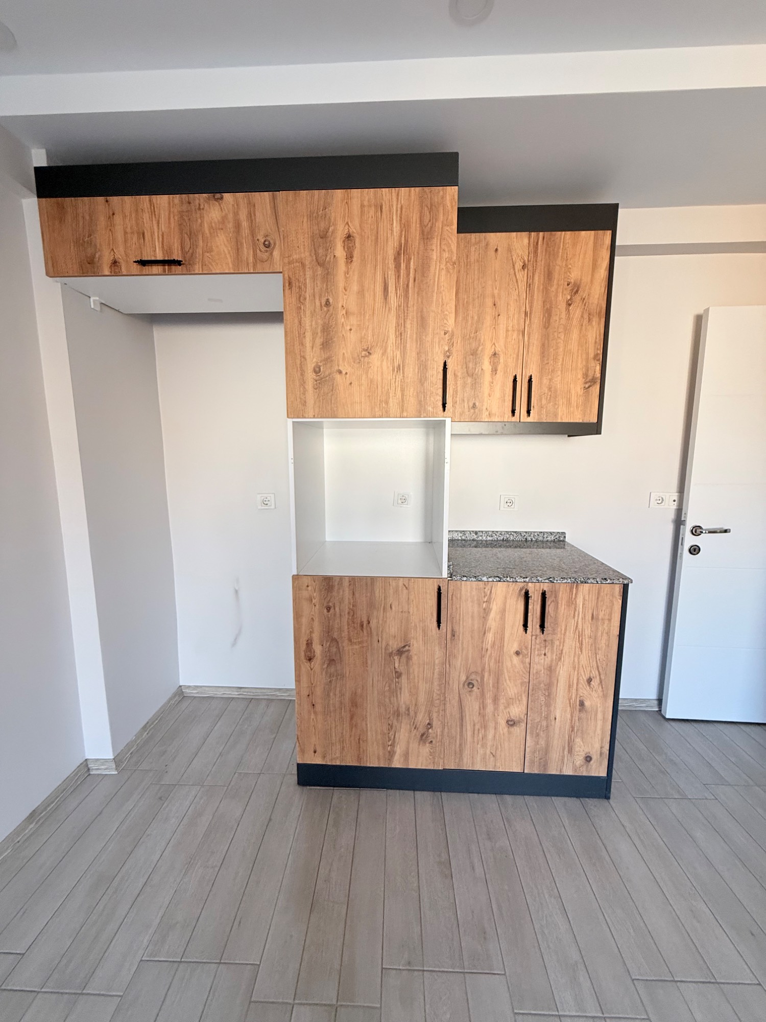 TURGUTLU KİRALIK ŞEHİTLER MAH 2 + 1 DAİRE