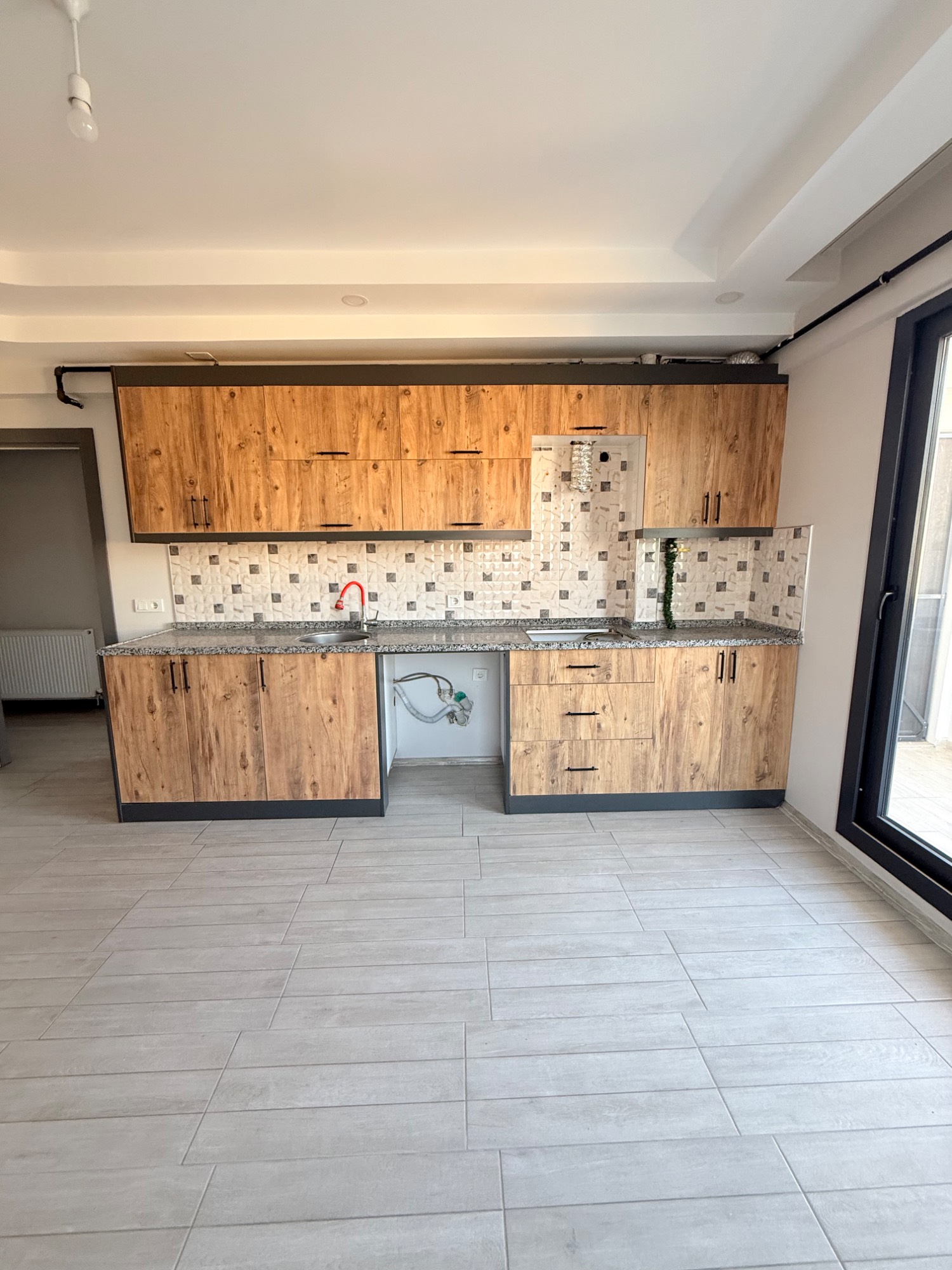 TURGUTLU KİRALIK ŞEHİTLER MAH 2 + 1 DAİRE
