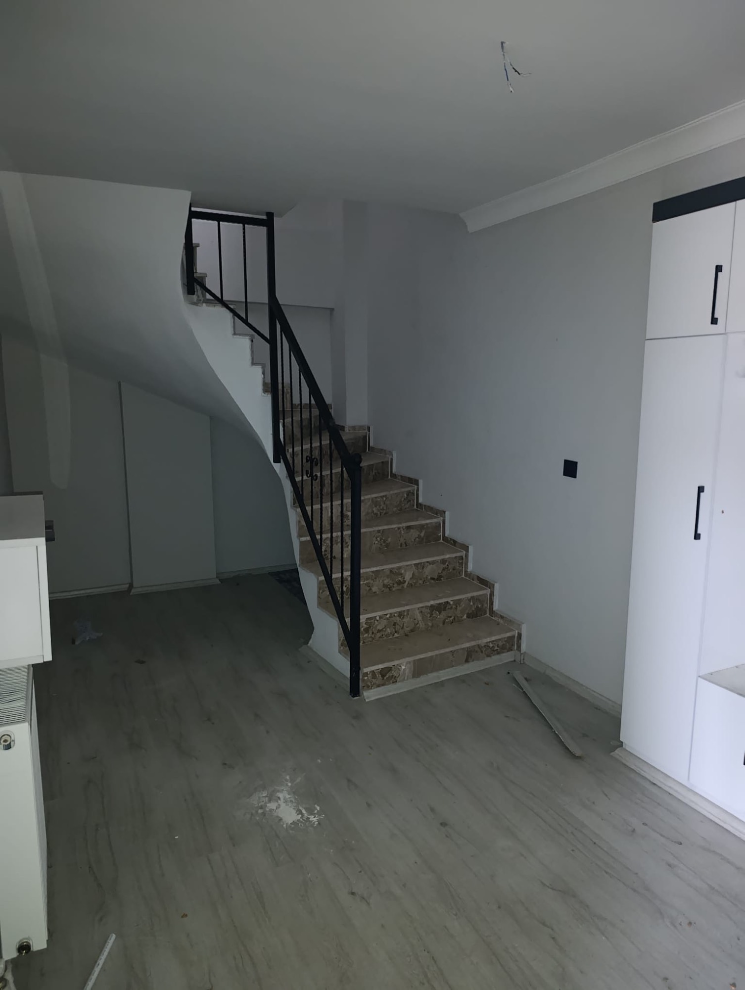 TURGUTLU SATILIK ŞEHİTLER MAH UYGUN FİYATLI SIFIR 2+2 DUBLEKS TAKAS AÇIK