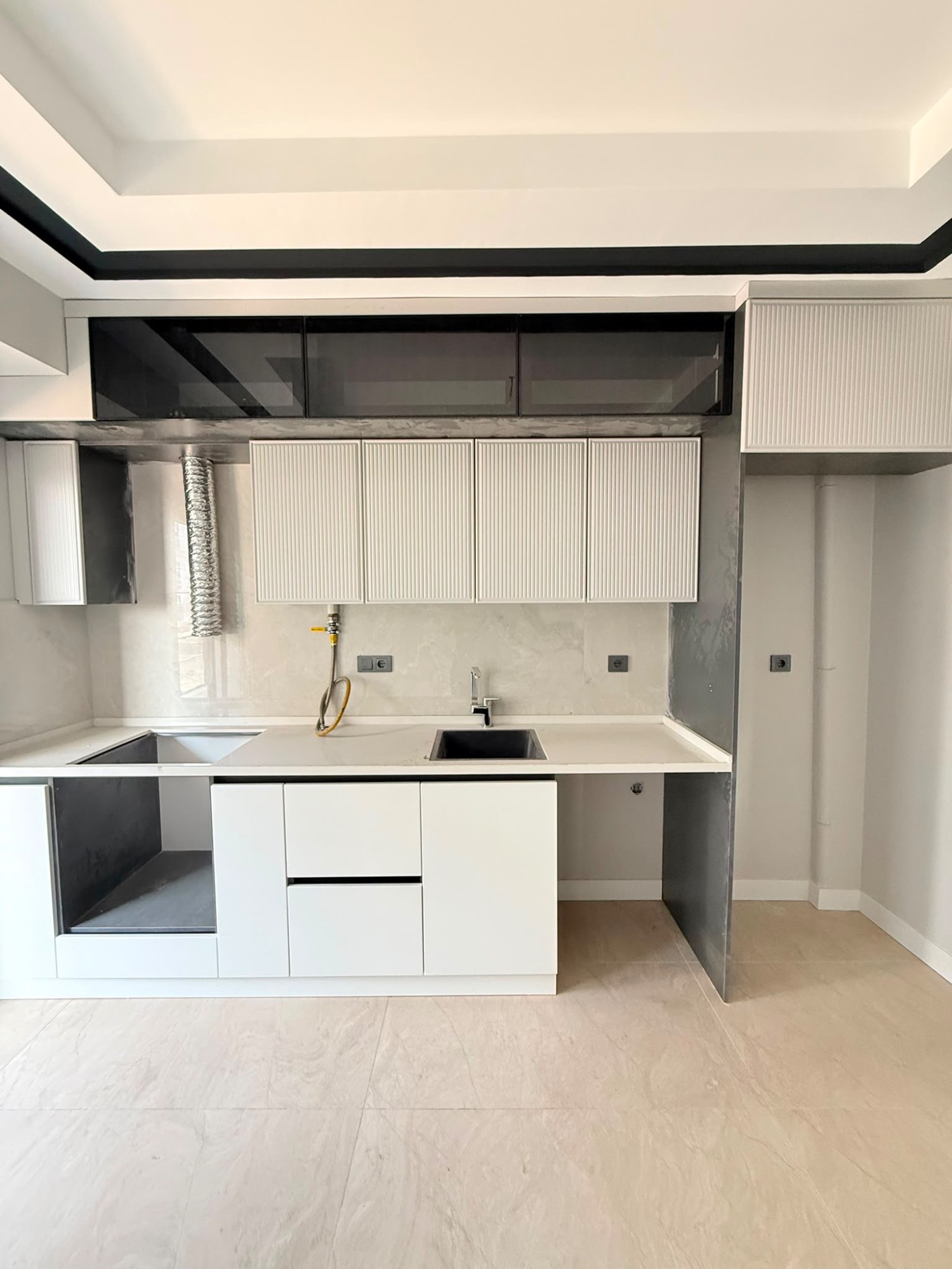 TURGUTLU SATILIK ERGENEKON MAH 95 M2 DAİRE OTOPARKLI ASANSÖRLÜ ALTTAN İSITMALI