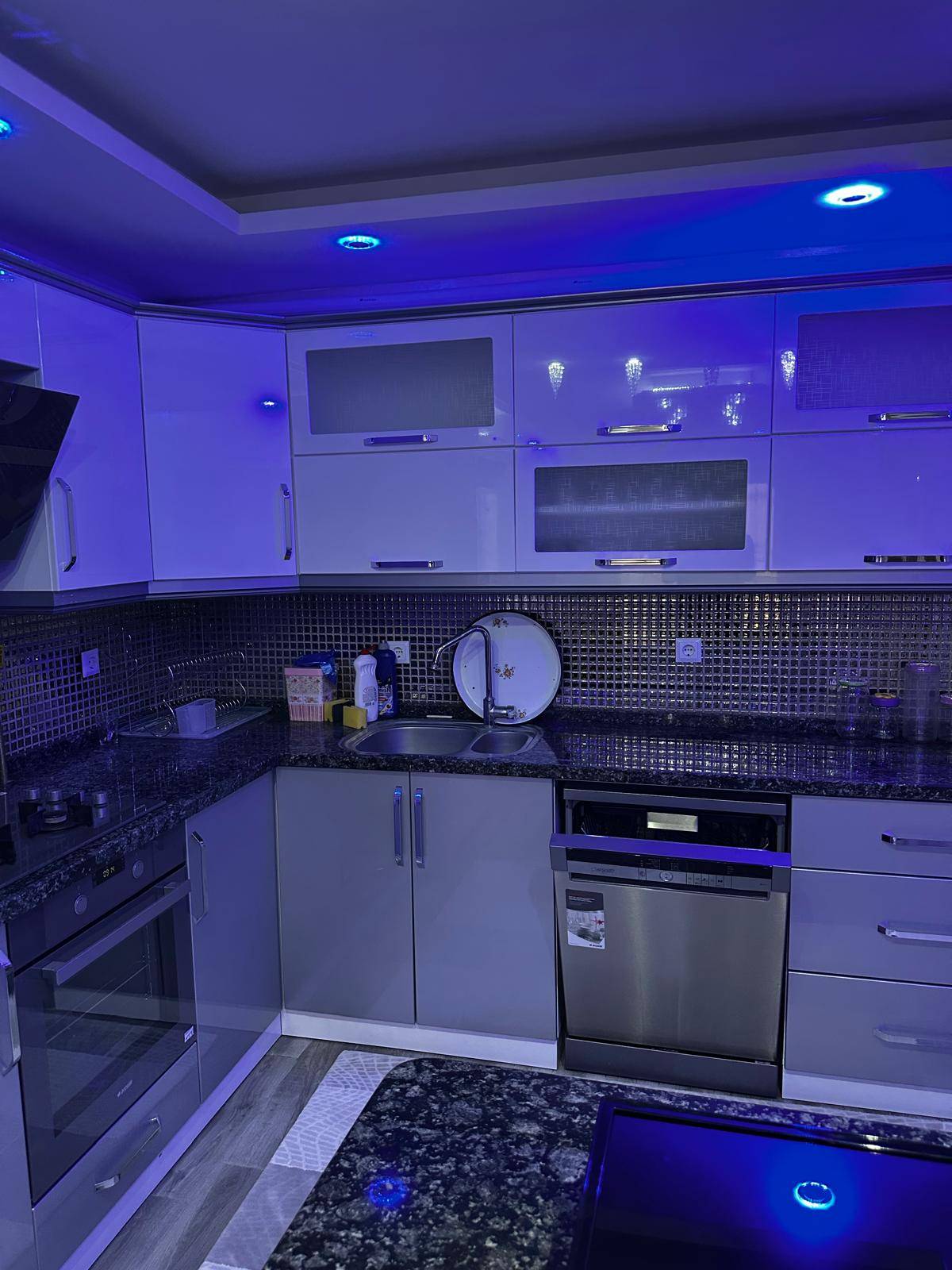 ACARLAR MAHALLESİ 3+1 EŞYALI KİRALIK DAİRE