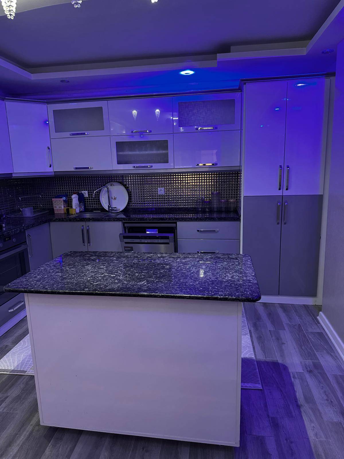 ACARLAR MAHALLESİ 3+1 EŞYALI KİRALIK DAİRE
