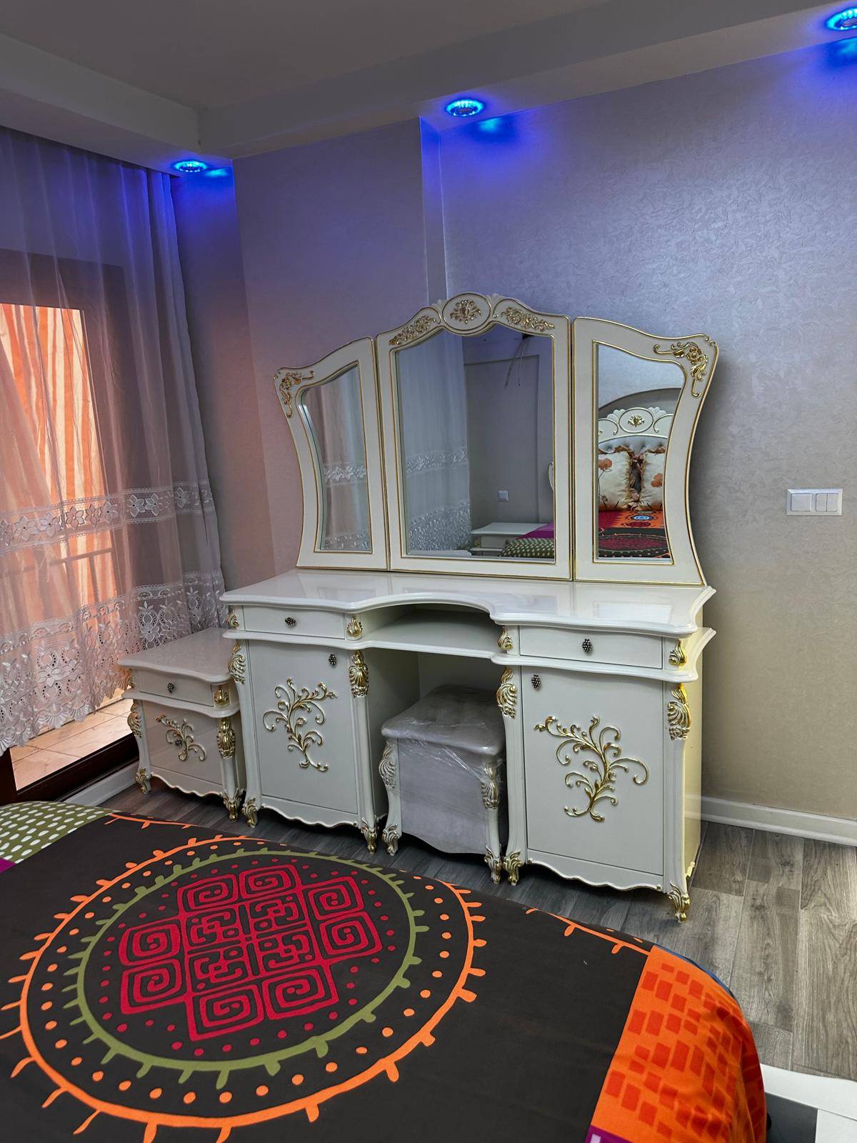 ACARLAR MAHALLESİ 3+1 EŞYALI KİRALIK DAİRE