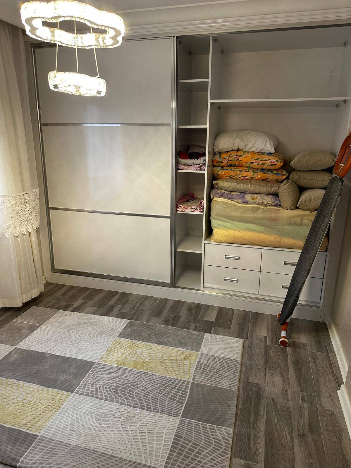 ACARLAR MAHALLESİ 3+1 EŞYALI KİRALIK DAİRE