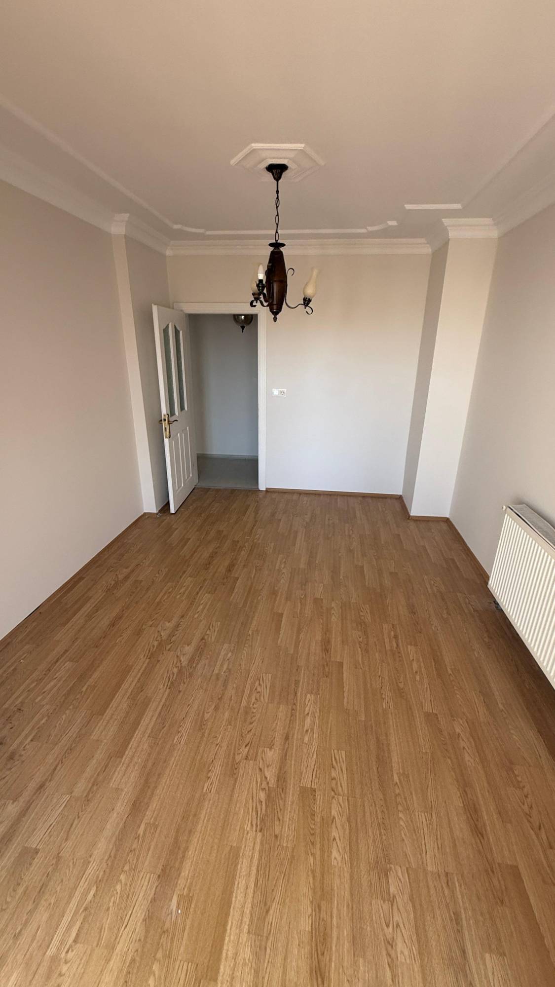 TURGUTLU KAFELER SOKAĞINDA ASANSÖRLÜ DOĞALGAZLI KİRALIK 4+1 DAİRE
