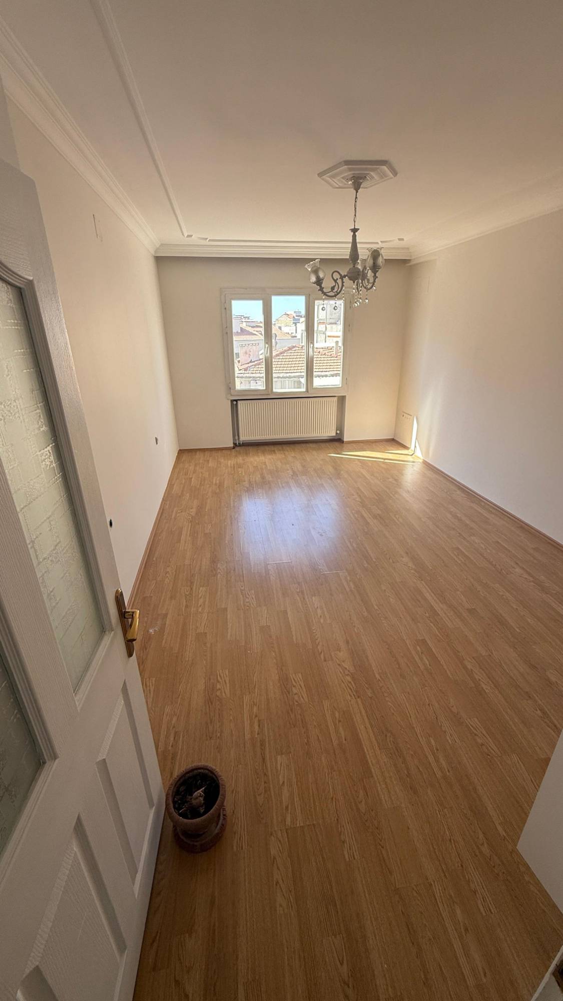 TURGUTLU KAFELER SOKAĞINDA ASANSÖRLÜ DOĞALGAZLI KİRALIK 4+1 DAİRE