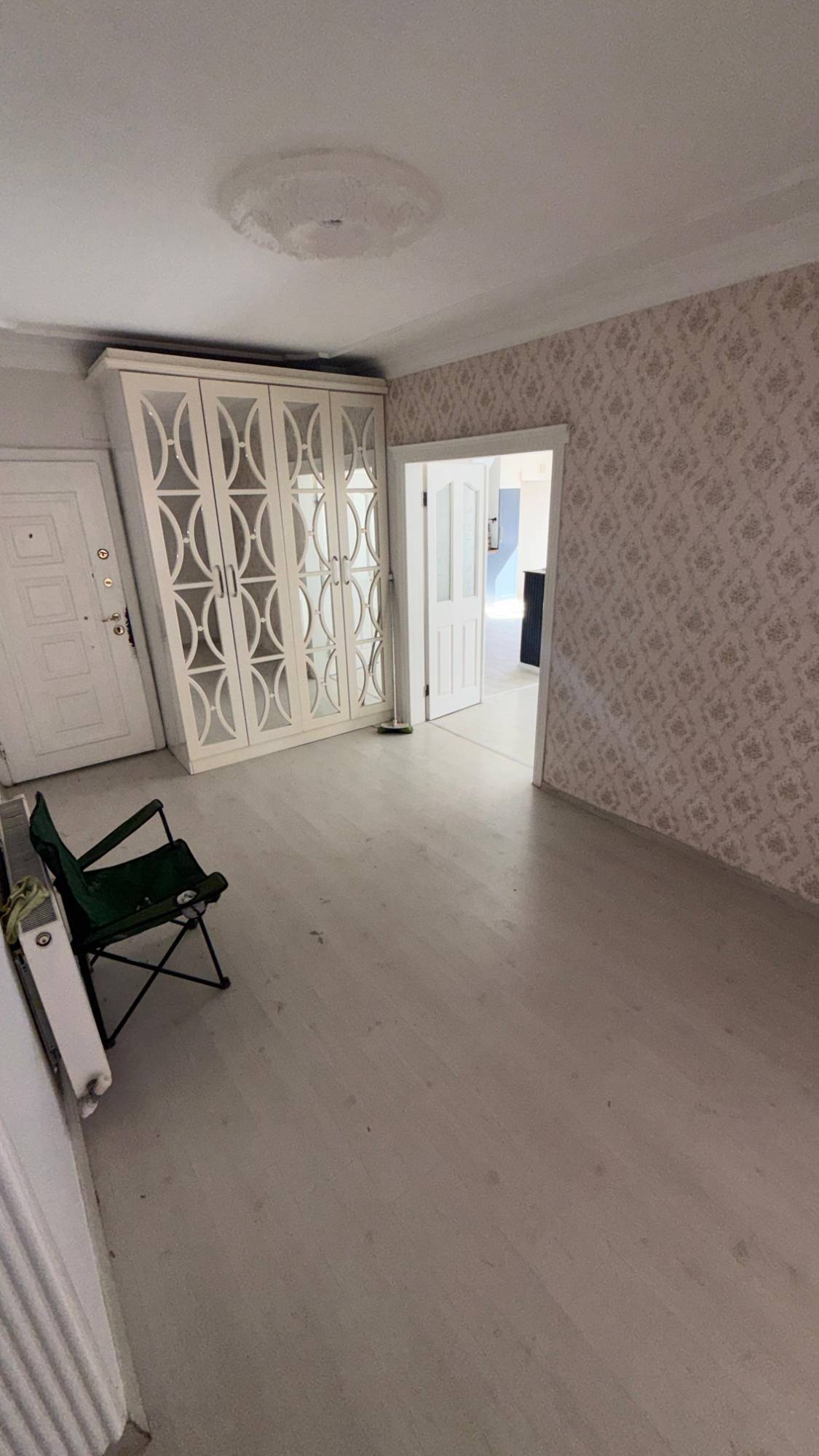 TURGUTLU KAFELER SOKAĞINDA ASANSÖRLÜ DOĞALGAZLI KİRALIK 4+1 DAİRE