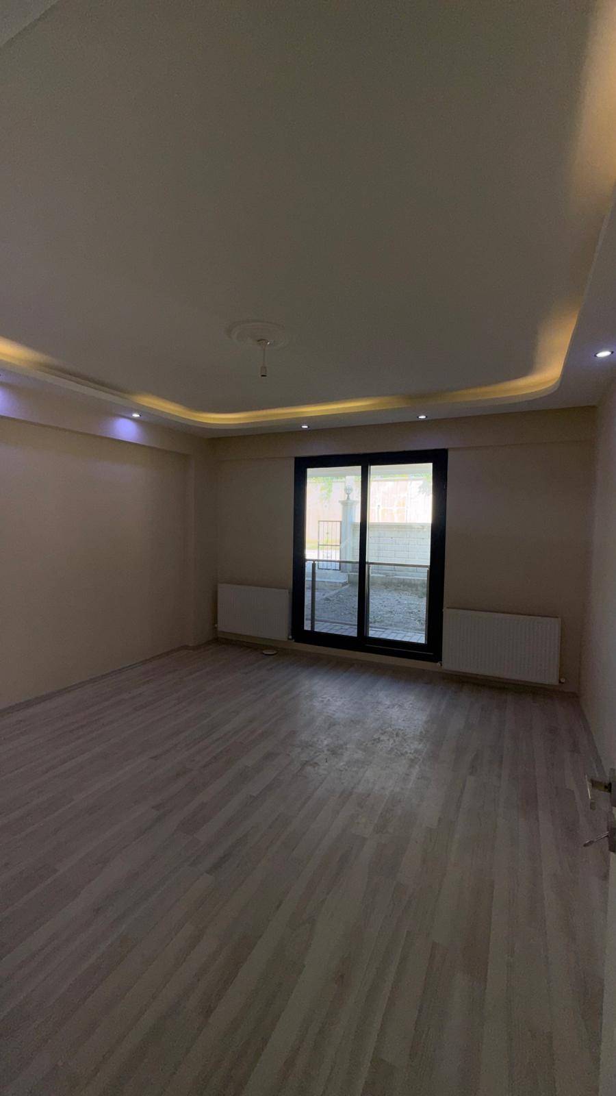 ERGENEKON MAHALLESİ 3+1 OTOPARK ÜSTÜ GENİŞ FERAH KİRALIK DAİRE
