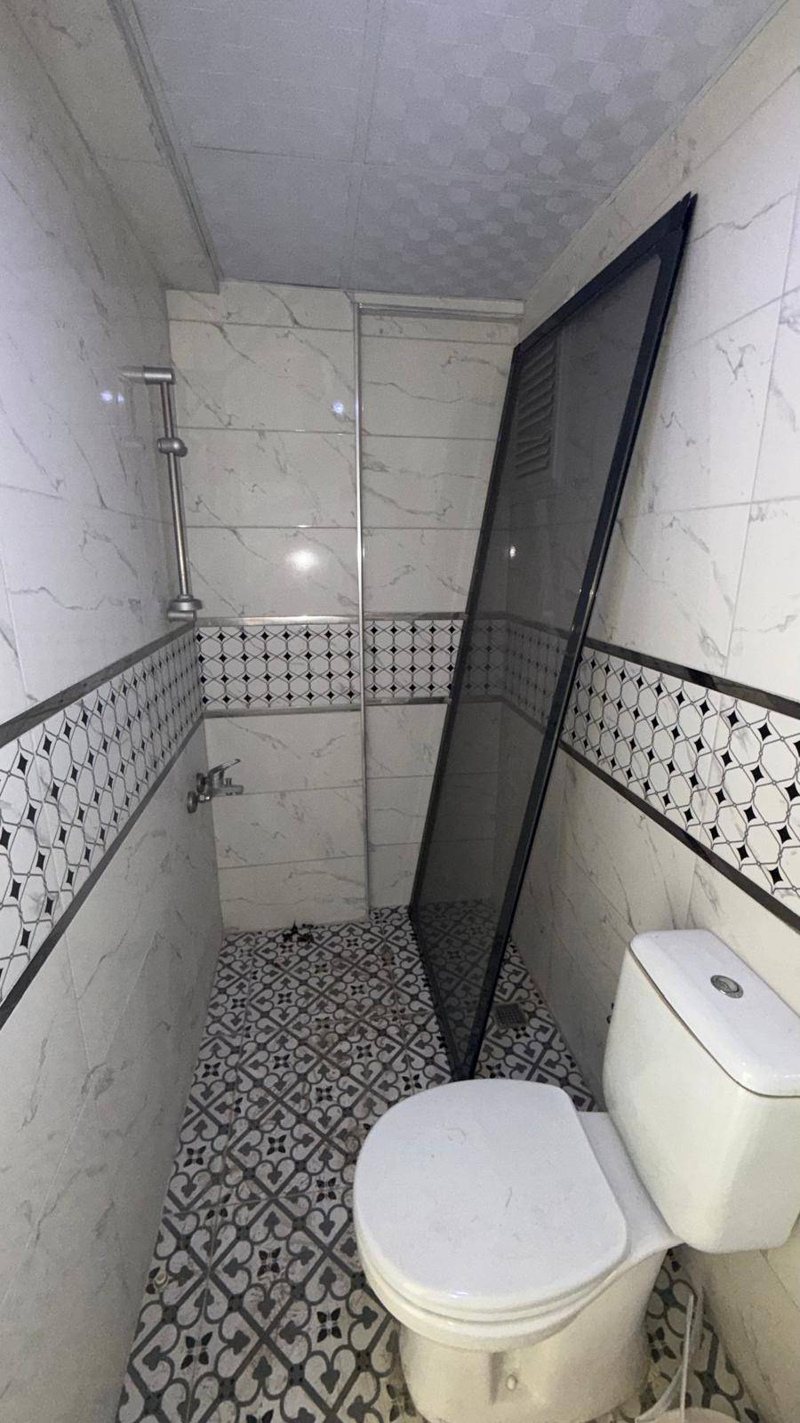 ERGENEKON MAHALLESİ 3+1 OTOPARK ÜSTÜ GENİŞ FERAH KİRALIK DAİRE
