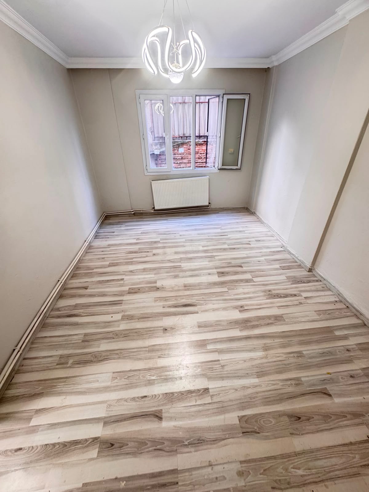 ACİL SATILIK TURAN MAH ARA KAT 2+1 D.GAZLI SATILIK DAİRE