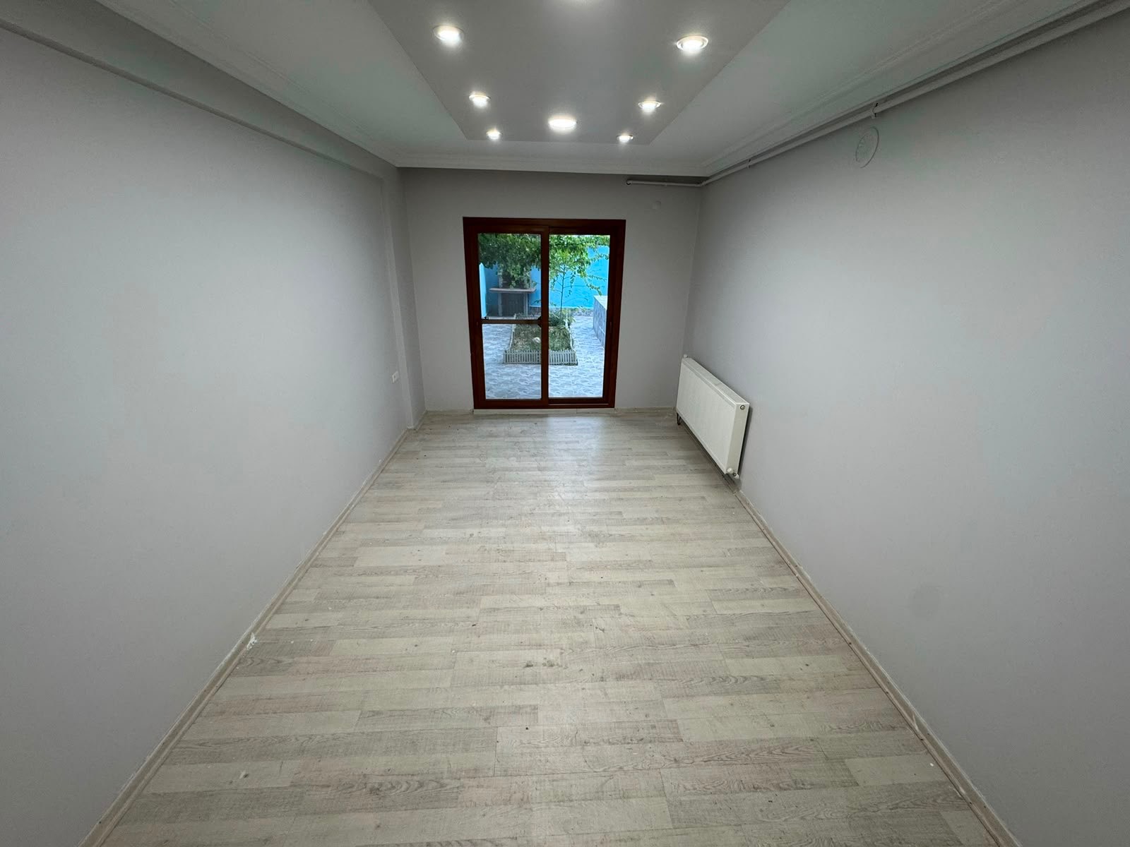 SEVİNÇ PARKI YAKINI 3+1 BAHÇELİ GENİŞ ZEMİN SATILIK DAİRE