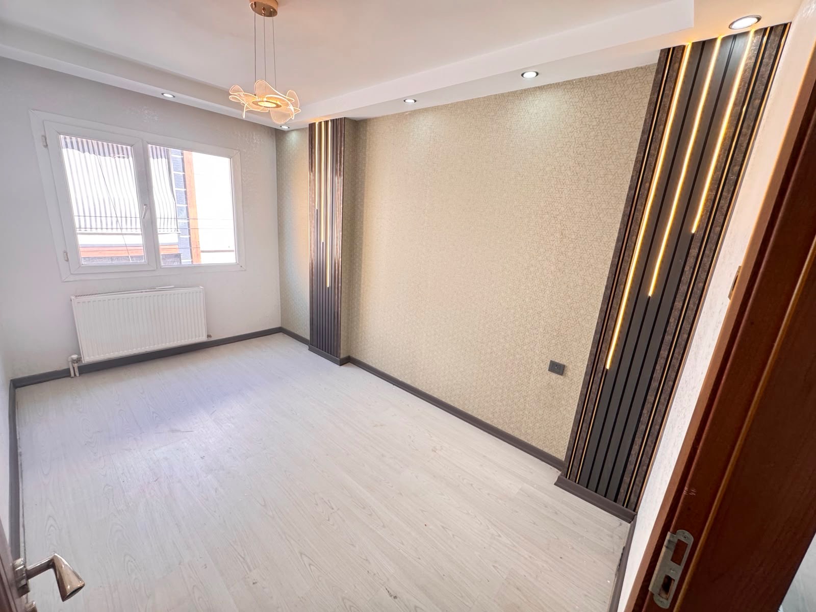 TURAN MAH 2+1 D.GAZLI ARA KAT MERKEZİ KONUMDA MASRAFSIZ SATILIK DAİRE
