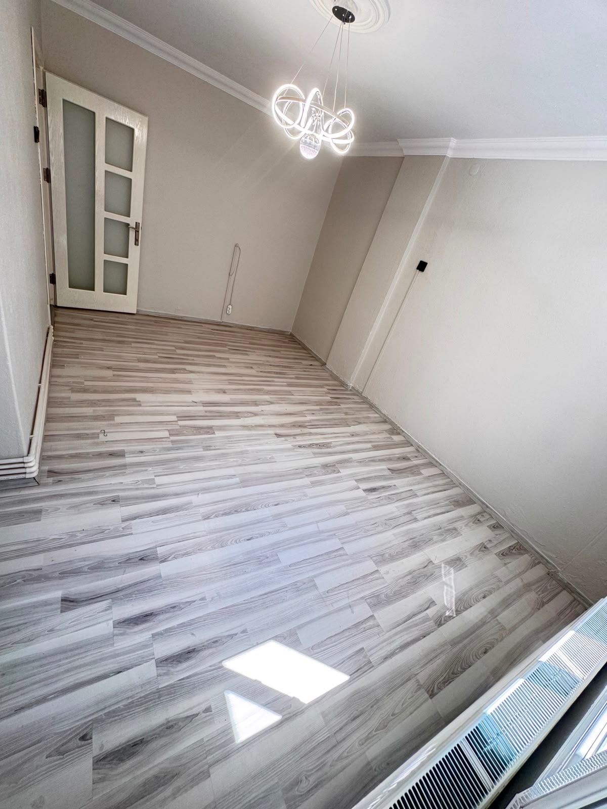 ACİL SATILIK TURAN MAH ARA KAT 2+1 D.GAZLI SATILIK DAİRE