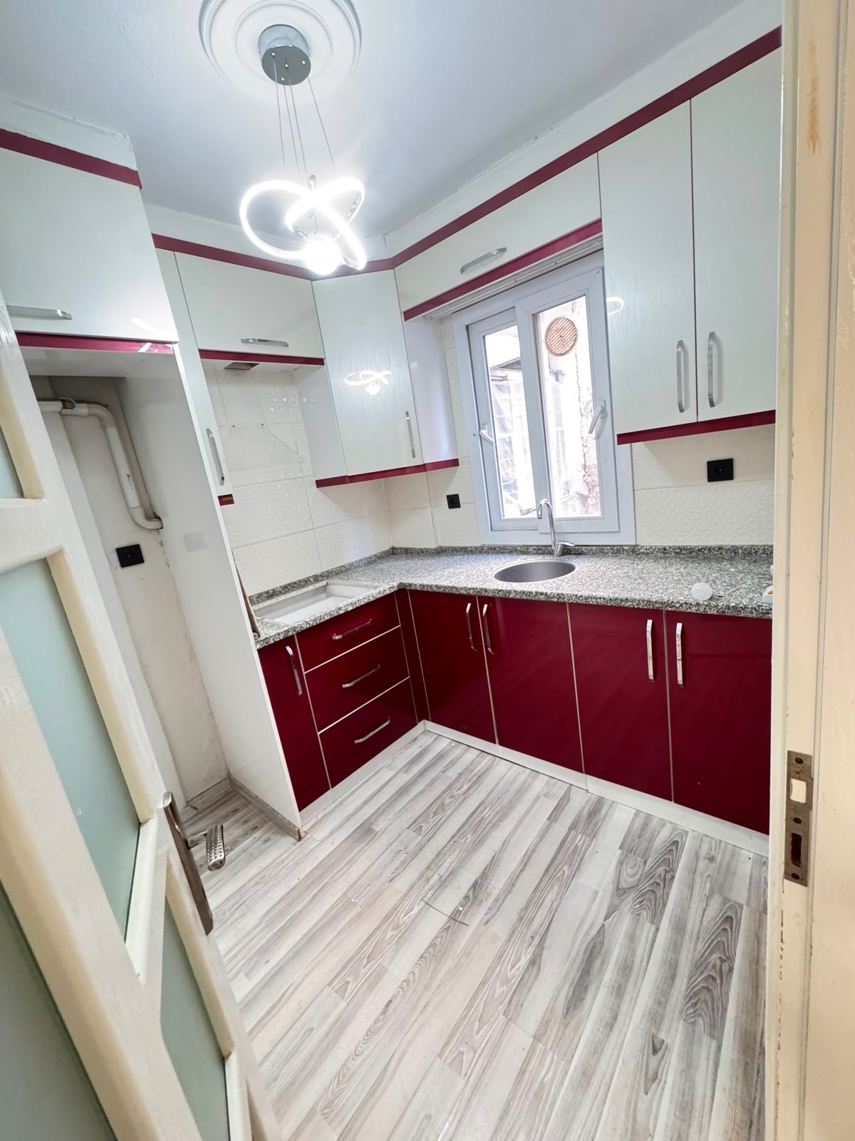 ACİL SATILIK TURAN MAH ARA KAT 2+1 D.GAZLI SATILIK DAİRE