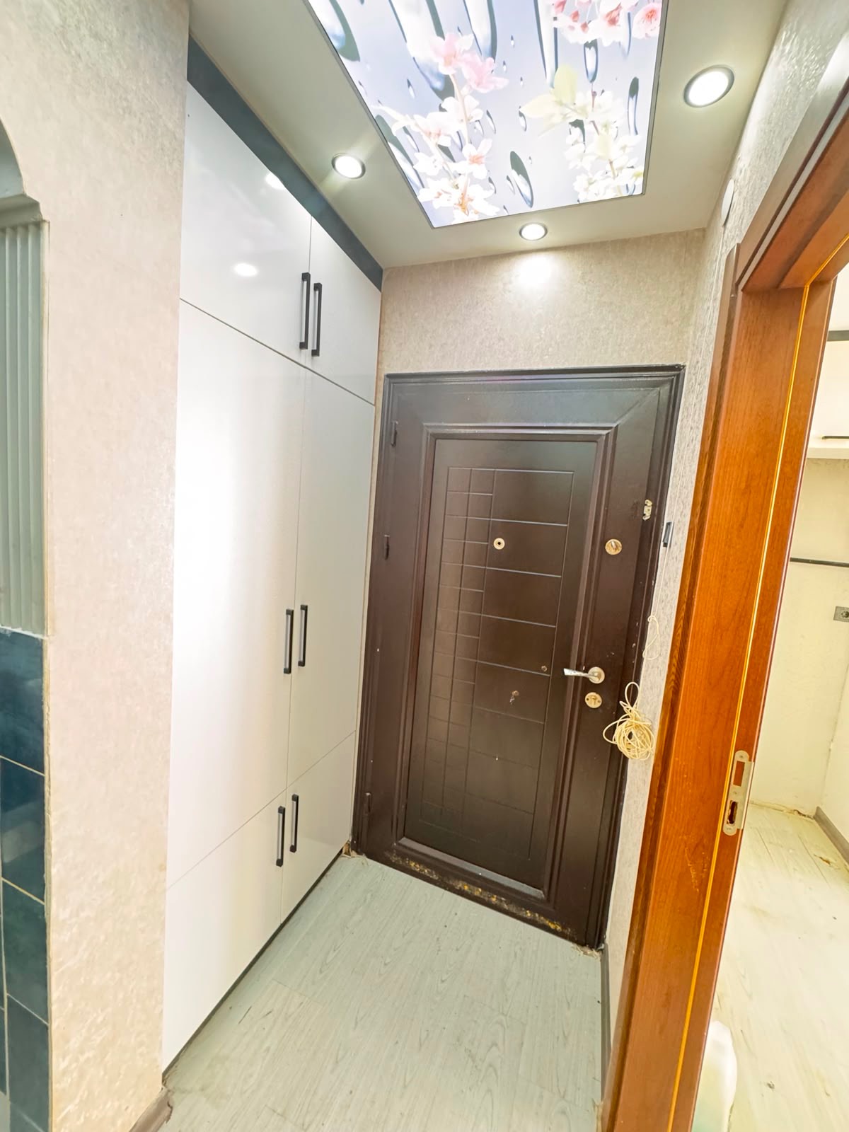 TURAN MAH 2+1 D.GAZLI ARA KAT MERKEZİ KONUMDA MASRAFSIZ SATILIK DAİRE