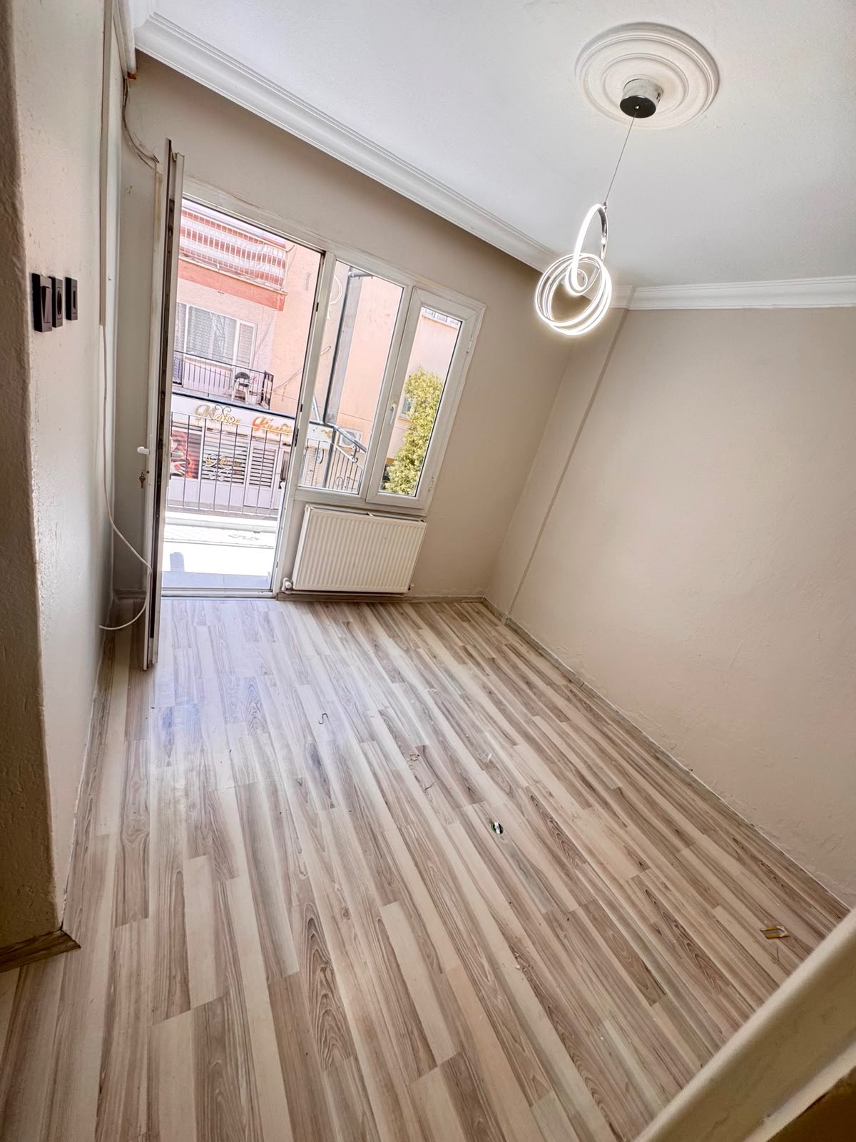 ACİL SATILIK TURAN MAH ARA KAT 2+1 D.GAZLI SATILIK DAİRE