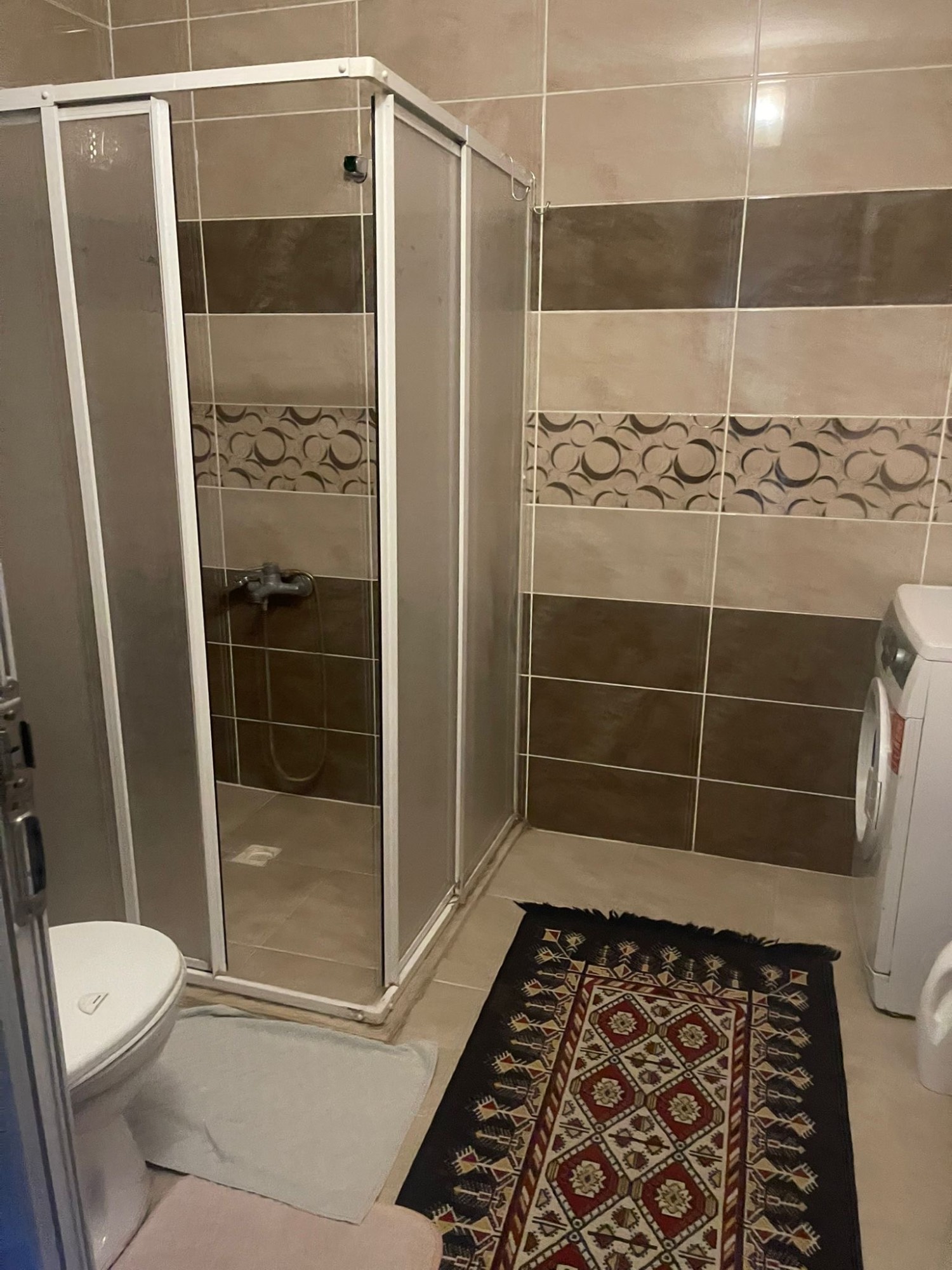 FEN LİSESİ YAKINI 3+1 ARA KAT DOĞALGAZLI KİRALIK DAİRE
