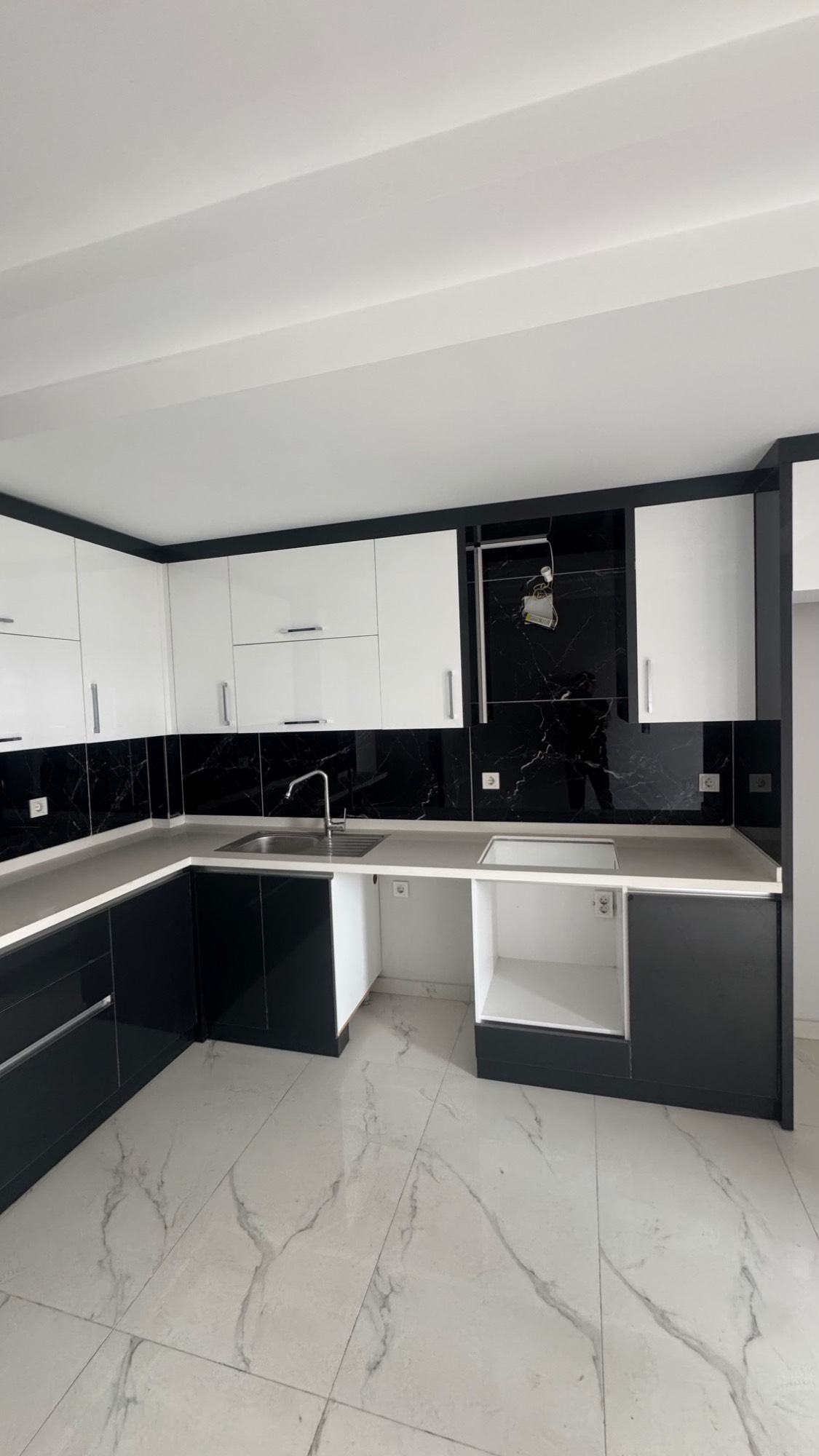 TURGUTLU ERGENEKON MAH BARIŞ SİTESİ YAKINI 3+1