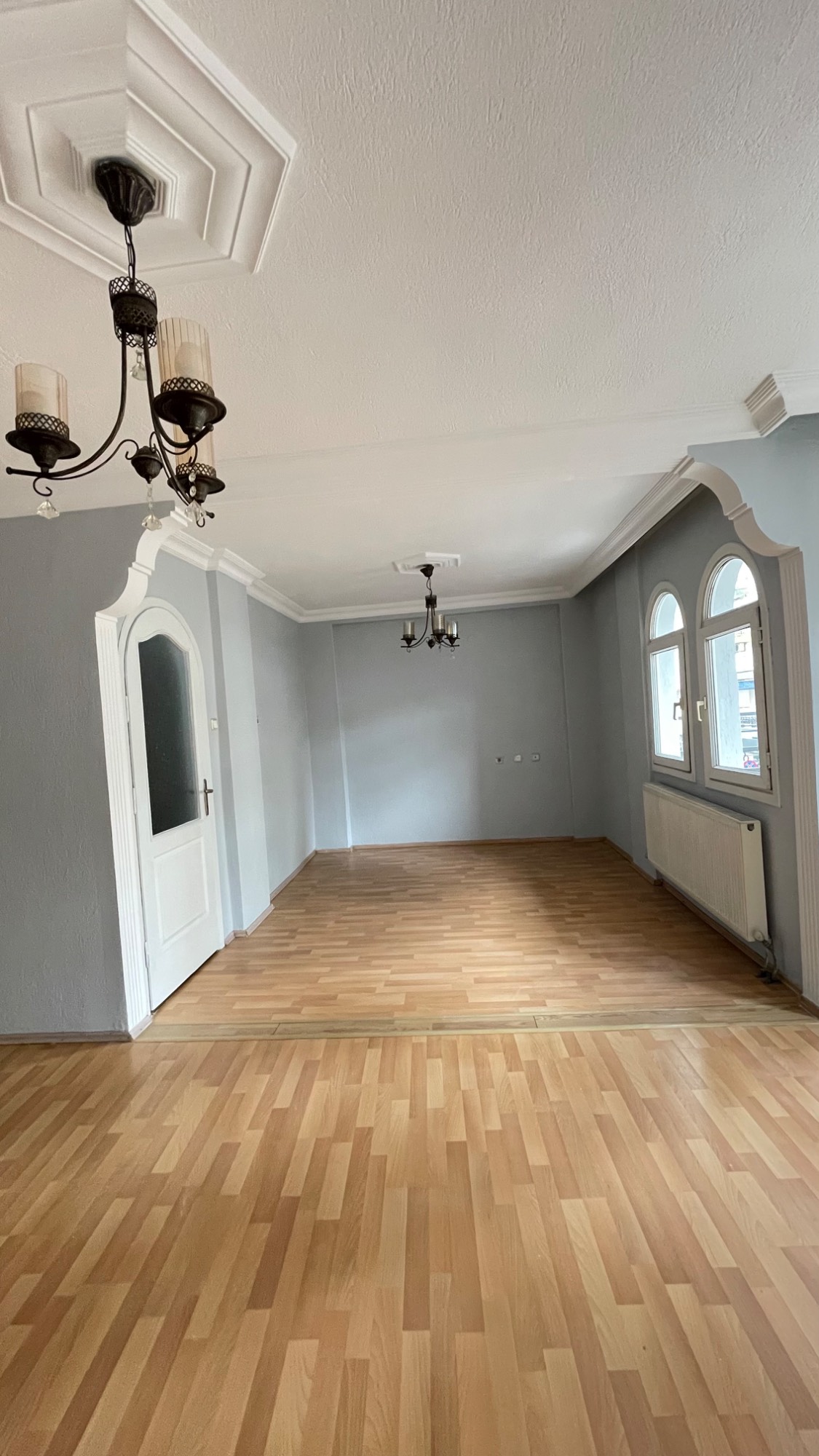TURGUTLU CUMHURİYET MAHALLESİ’NDE ESKİ MANİSA YOLU CADDESİ ÜZERİNDE ZEMİN ÜSTÜ 3 + 1 DAİRE