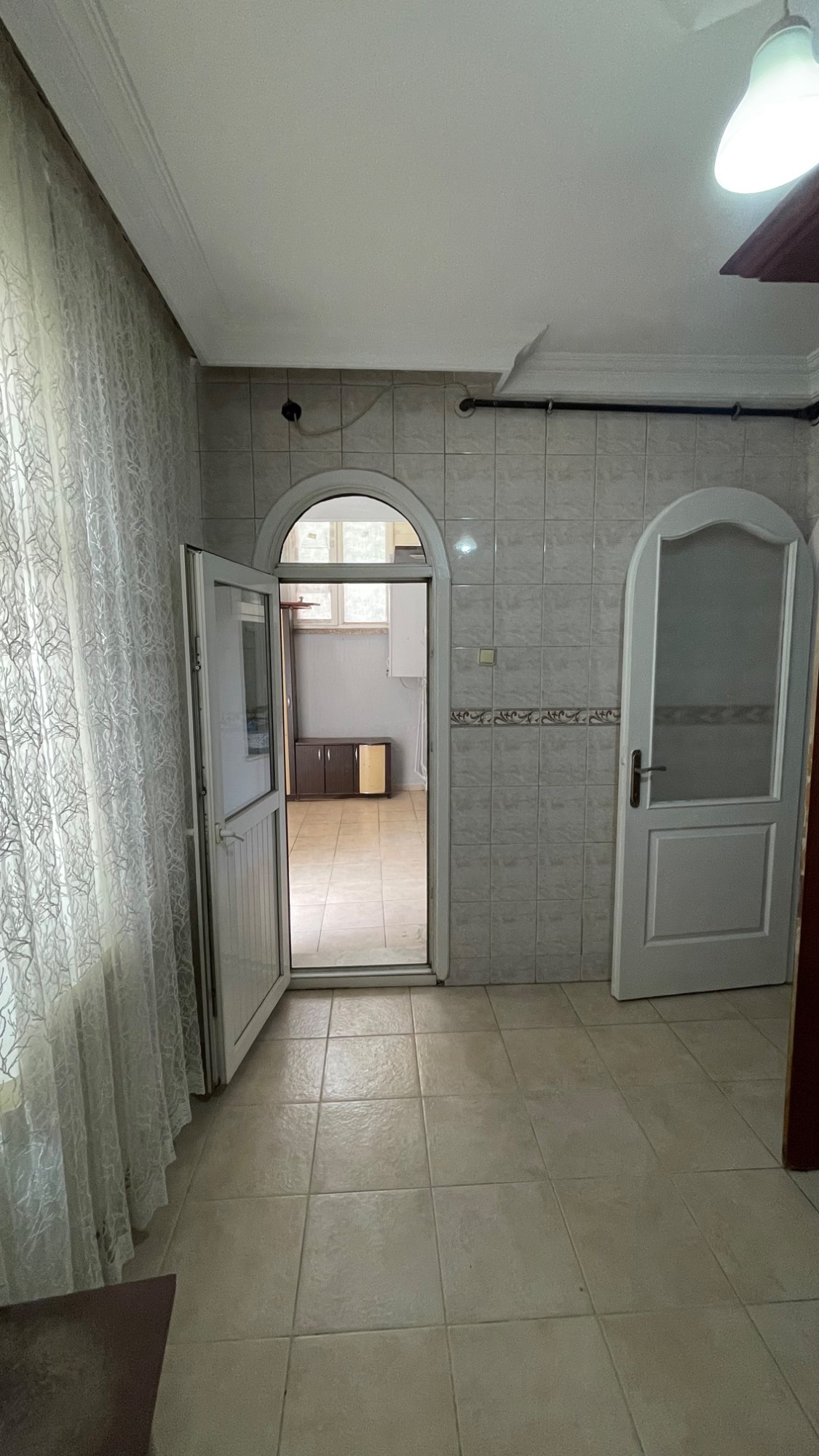 TURGUTLU CUMHURİYET MAHALLESİ’NDE ESKİ MANİSA YOLU CADDESİ ÜZERİNDE ZEMİN ÜSTÜ 3 + 1 DAİRE