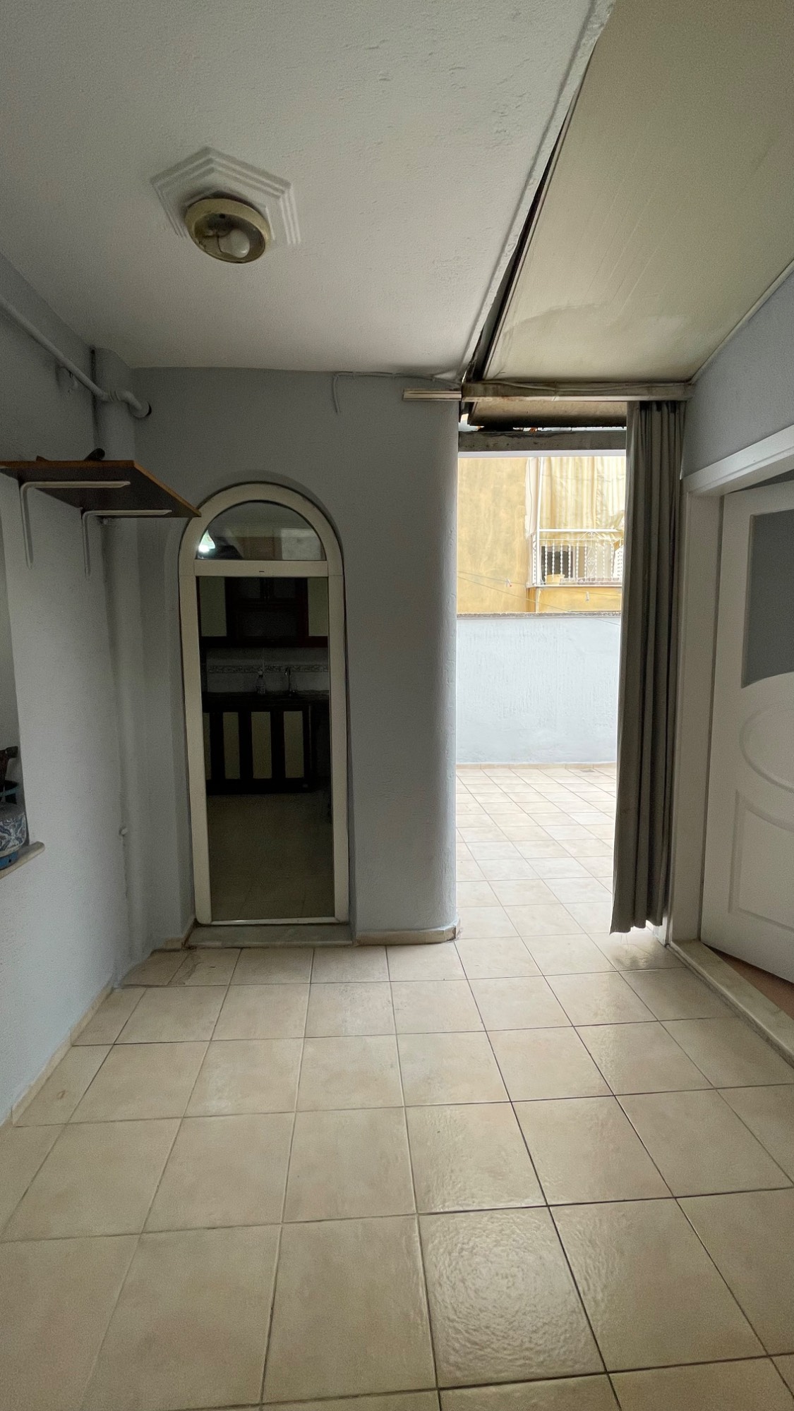 TURGUTLU CUMHURİYET MAHALLESİ’NDE ESKİ MANİSA YOLU CADDESİ ÜZERİNDE ZEMİN ÜSTÜ 3 + 1 DAİRE