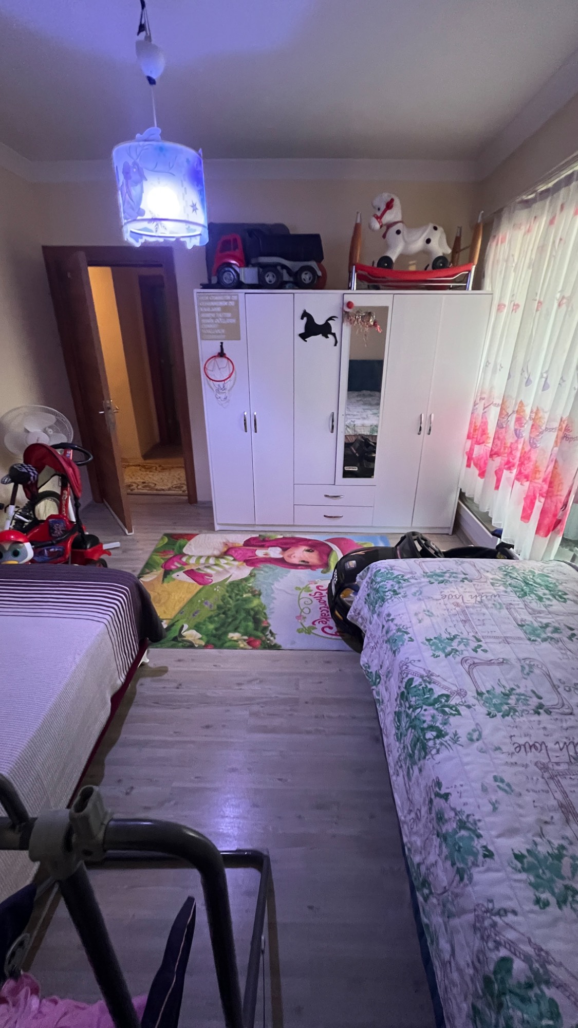 PAZARTESİ PAZARI YAKINI 3 + 1 ARA KAT DOĞALGAZLI SATILIK DAİRE 3+1