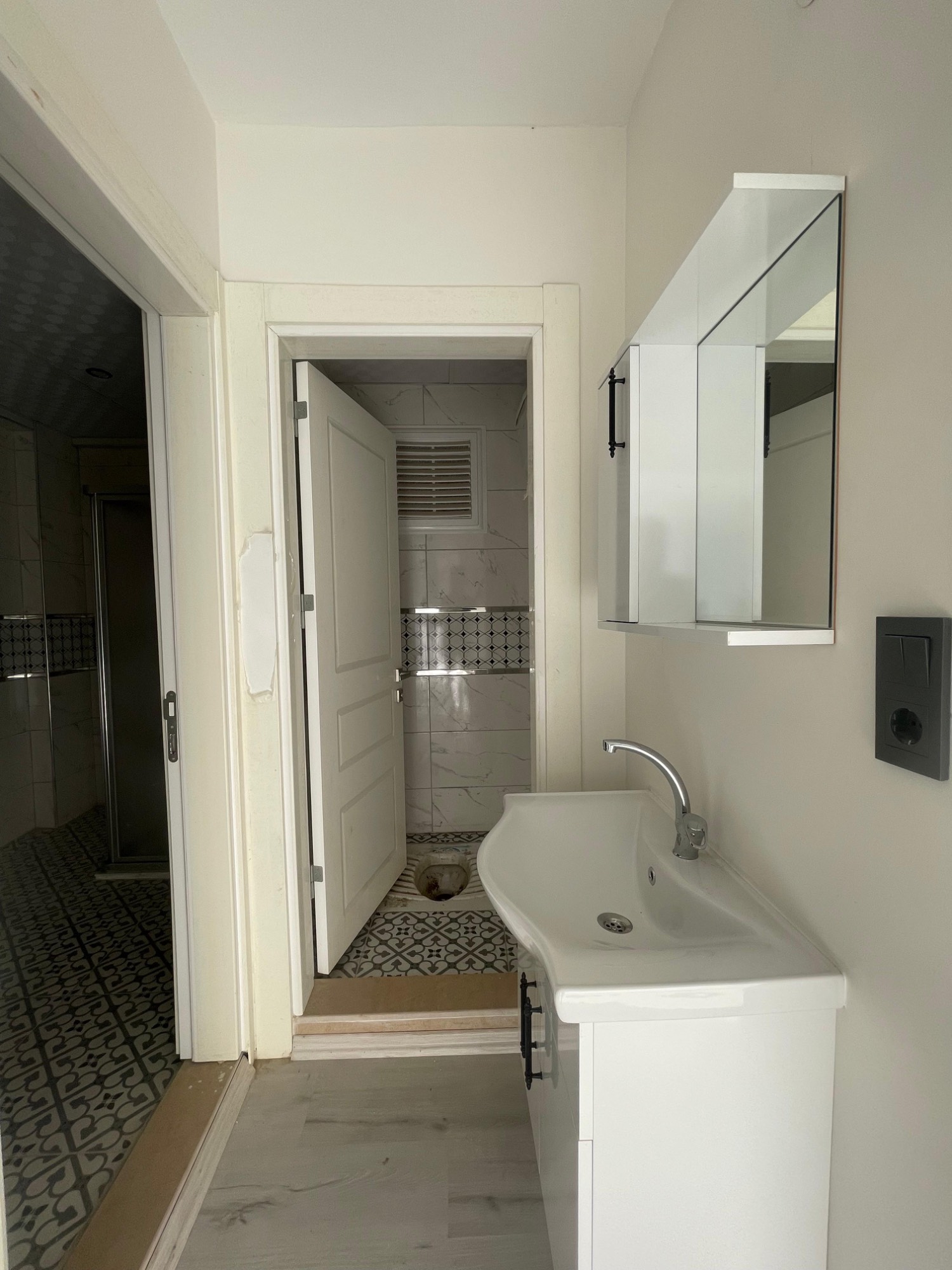 TURGUTLU ERGENEKON  MAHALLESİ’NDE UYGUN FİYATA 3 + 1 DAİRE
