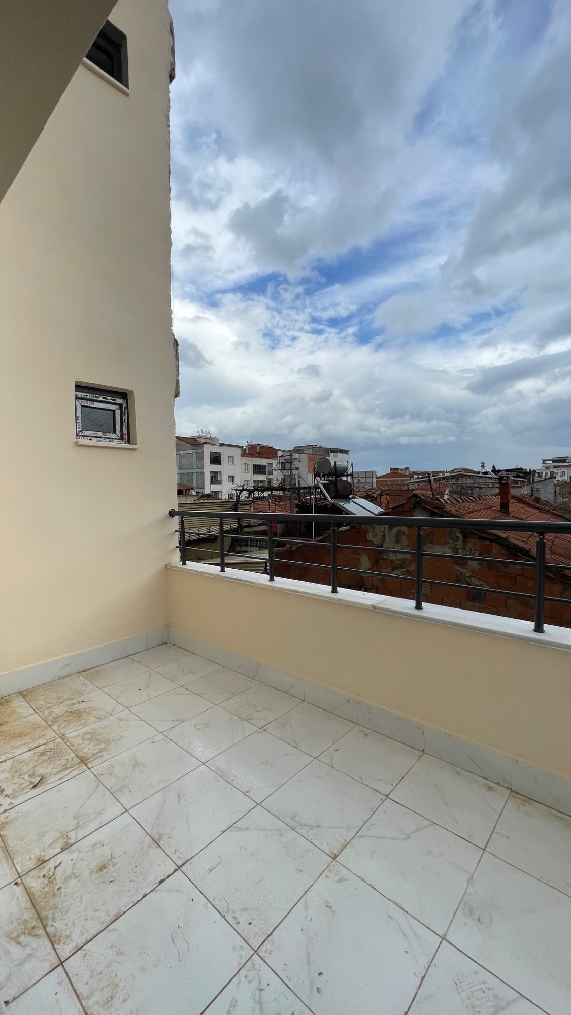 TURGUTLU ŞEHİTLER MAHALLESİ’NDE ASANSÖRLÜ 3 + 1 LÜKS DAİRE