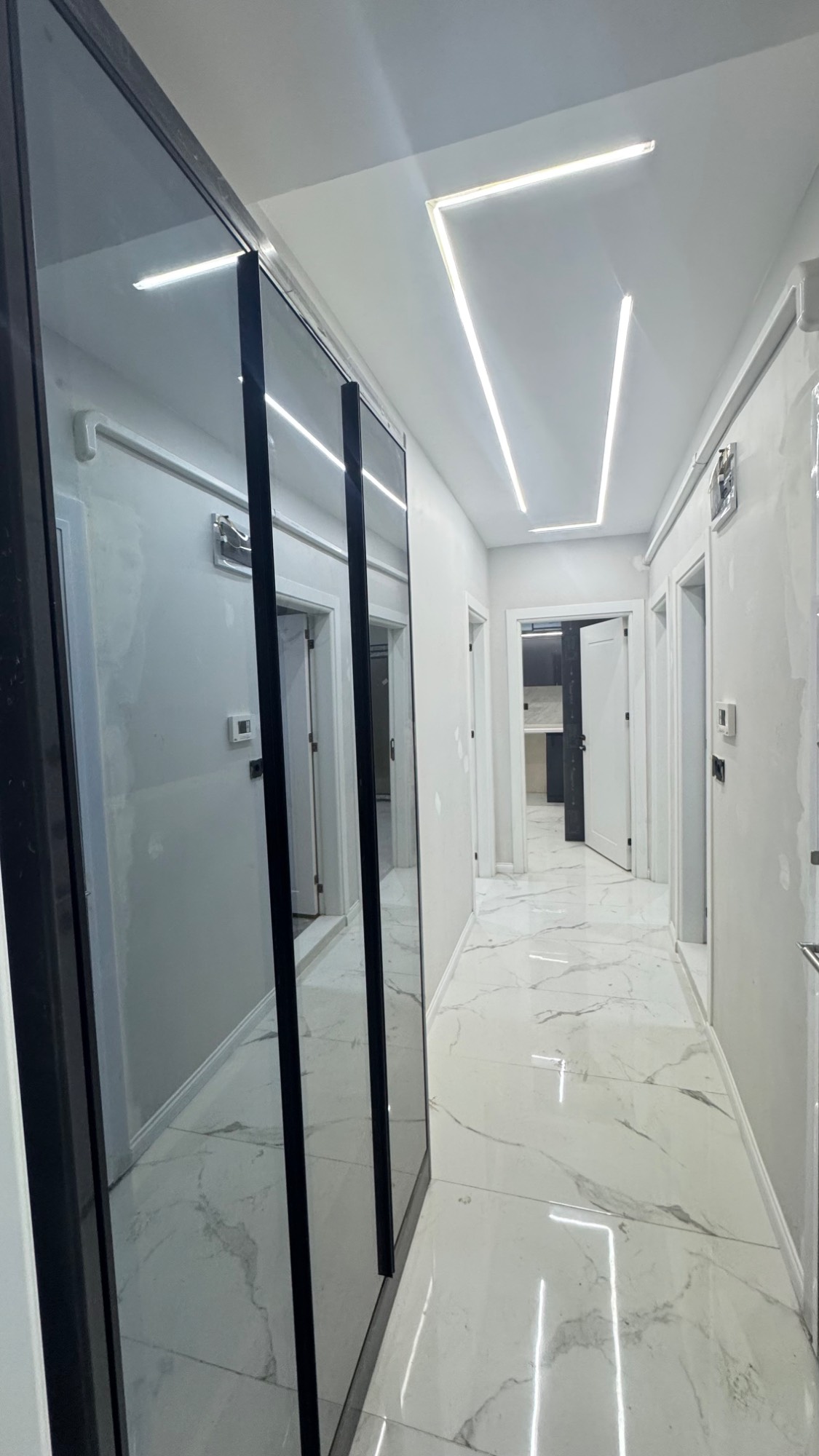 TURGUTLU SATILIK ERGENEKON MAH LÜKS İŞÇİLİKLİ YERDEN ISITMALI 2 + 1 DAİRE