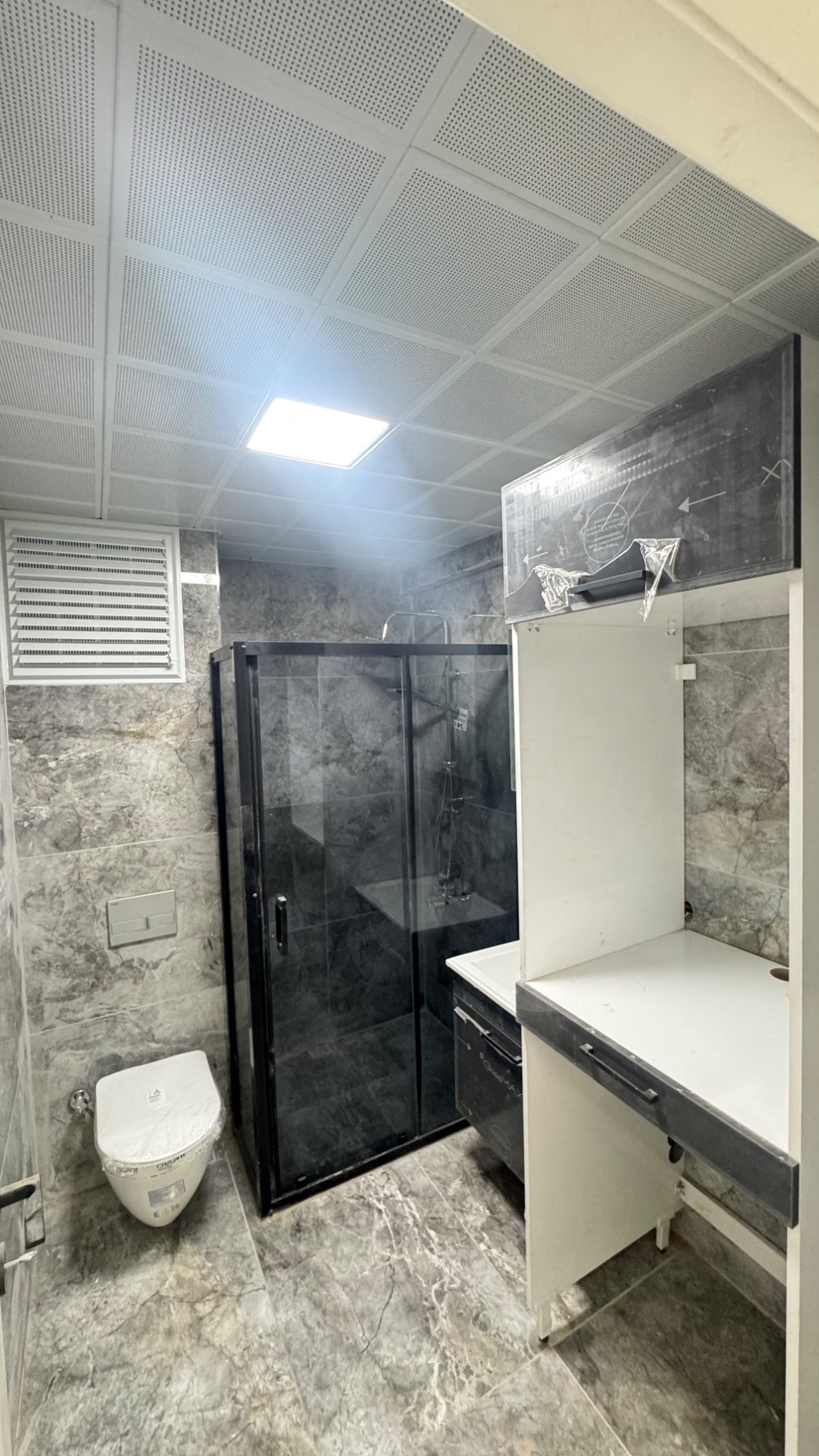 TURGUTLU SATILIK ERGENEKON MAH LÜKS İŞÇİLİKLİ YERDEN ISITMALI 2 + 1 DAİRE