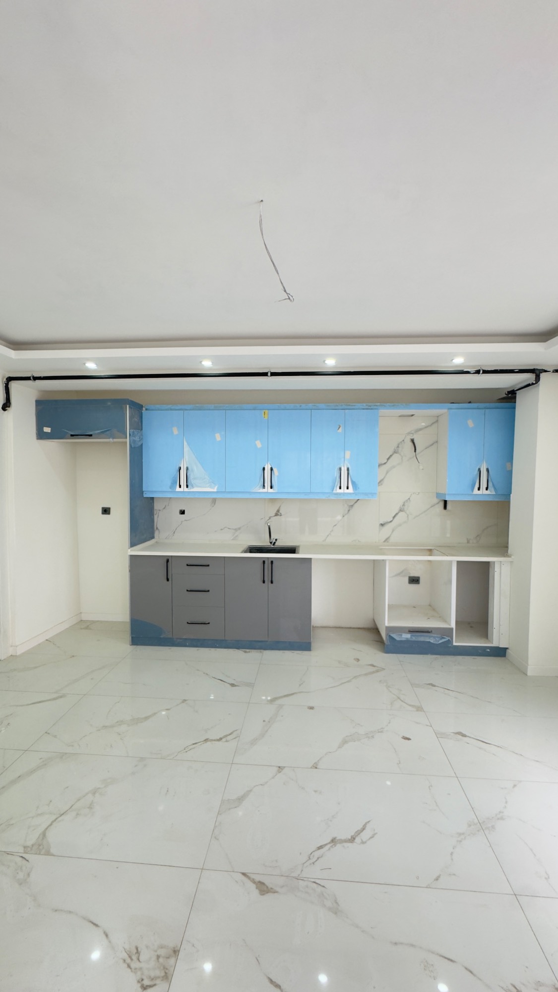 TURGUTLU ERGENEKON MAHALLESİ’NDE AÇIK MUTFAK ZEMİN KAT 3 + 1 DAİRE