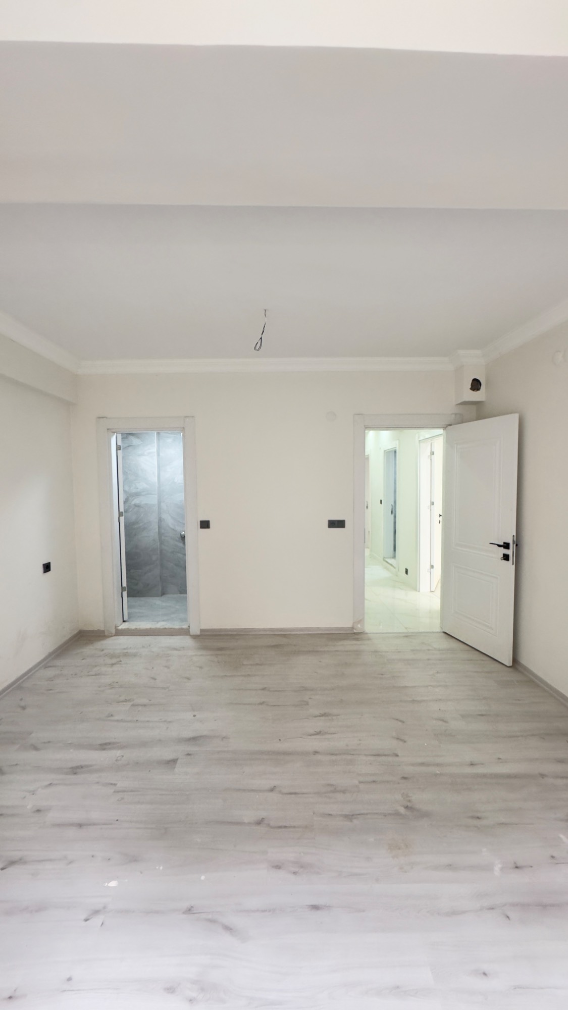 TURGUTLU ERGENEKON MAHALLESİ’NDE AÇIK MUTFAK ZEMİN KAT 3 + 1 DAİRE