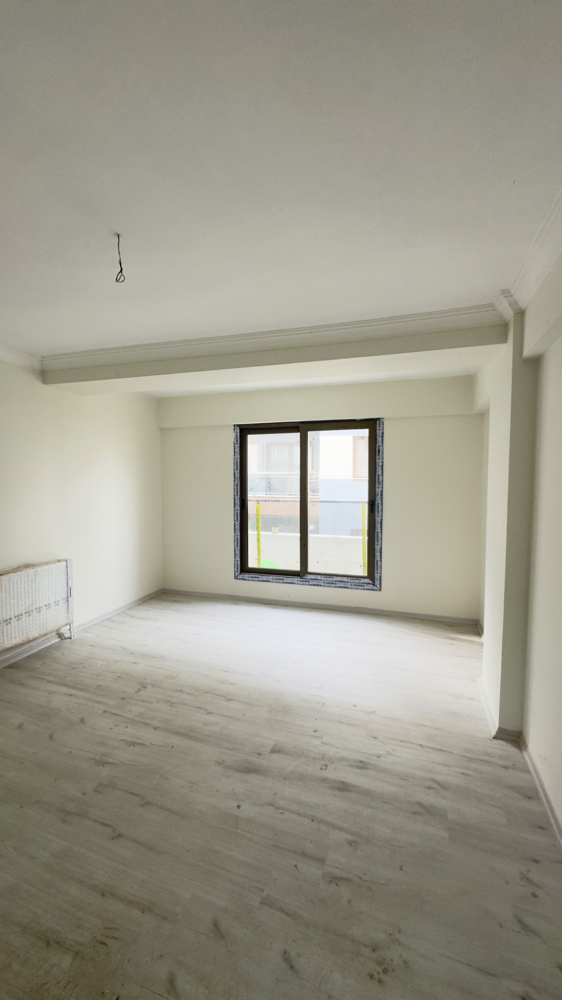 TURGUTLU ERGENEKON MAHALLESİ’NDE AÇIK MUTFAK ZEMİN KAT 3 + 1 DAİRE