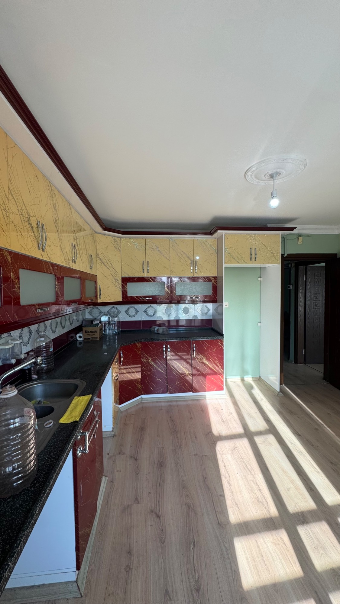 YENİ MAHALLE SON SOKAK IRLAMAZ VADİSİ KARŞISI 3 + 1 ASANSÖRLÜ DAİRE